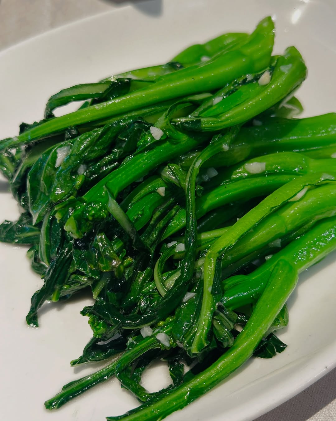เอมมี่ - มรกต กิตติสาระ