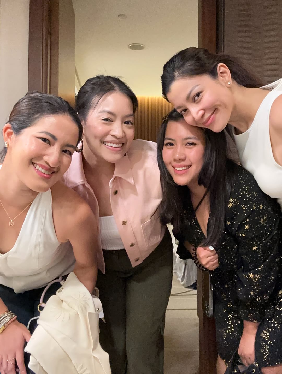 เอมมี่ - มรกต กิตติสาระ