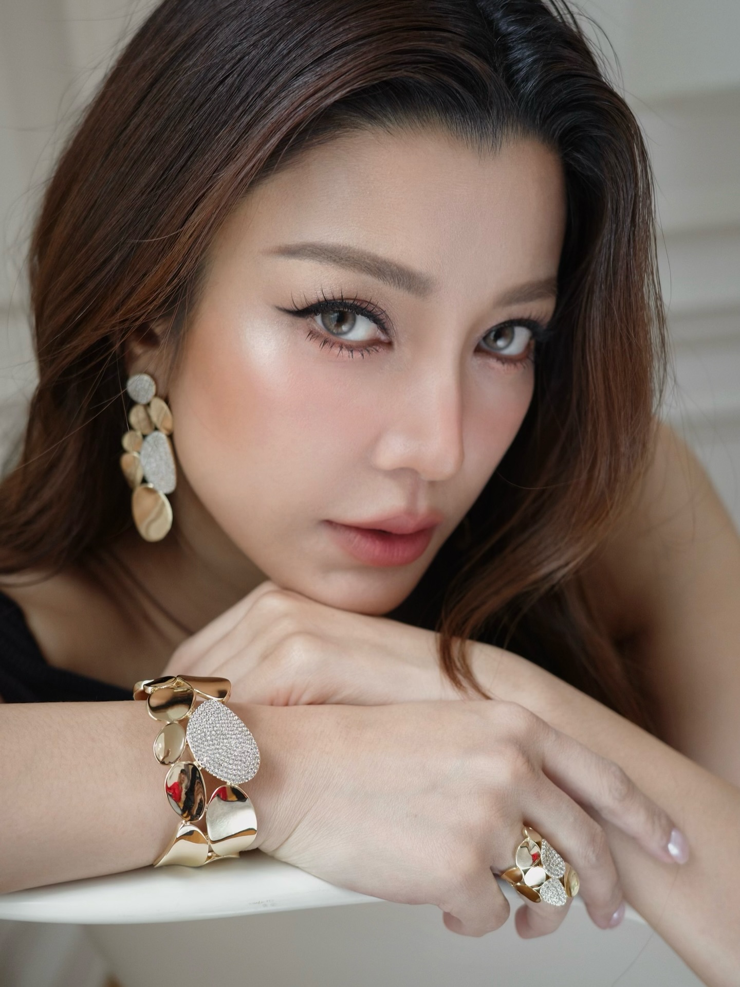 เอมมี่ - มรกต กิตติสาระ
