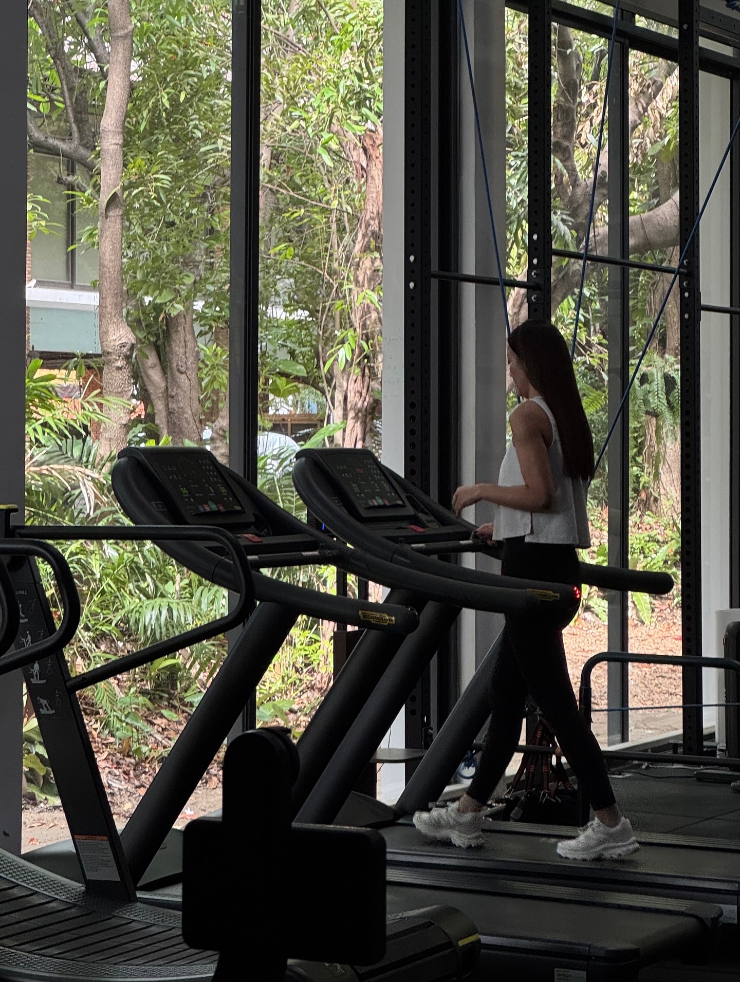 เอมมี่ - มรกต กิตติสาระ