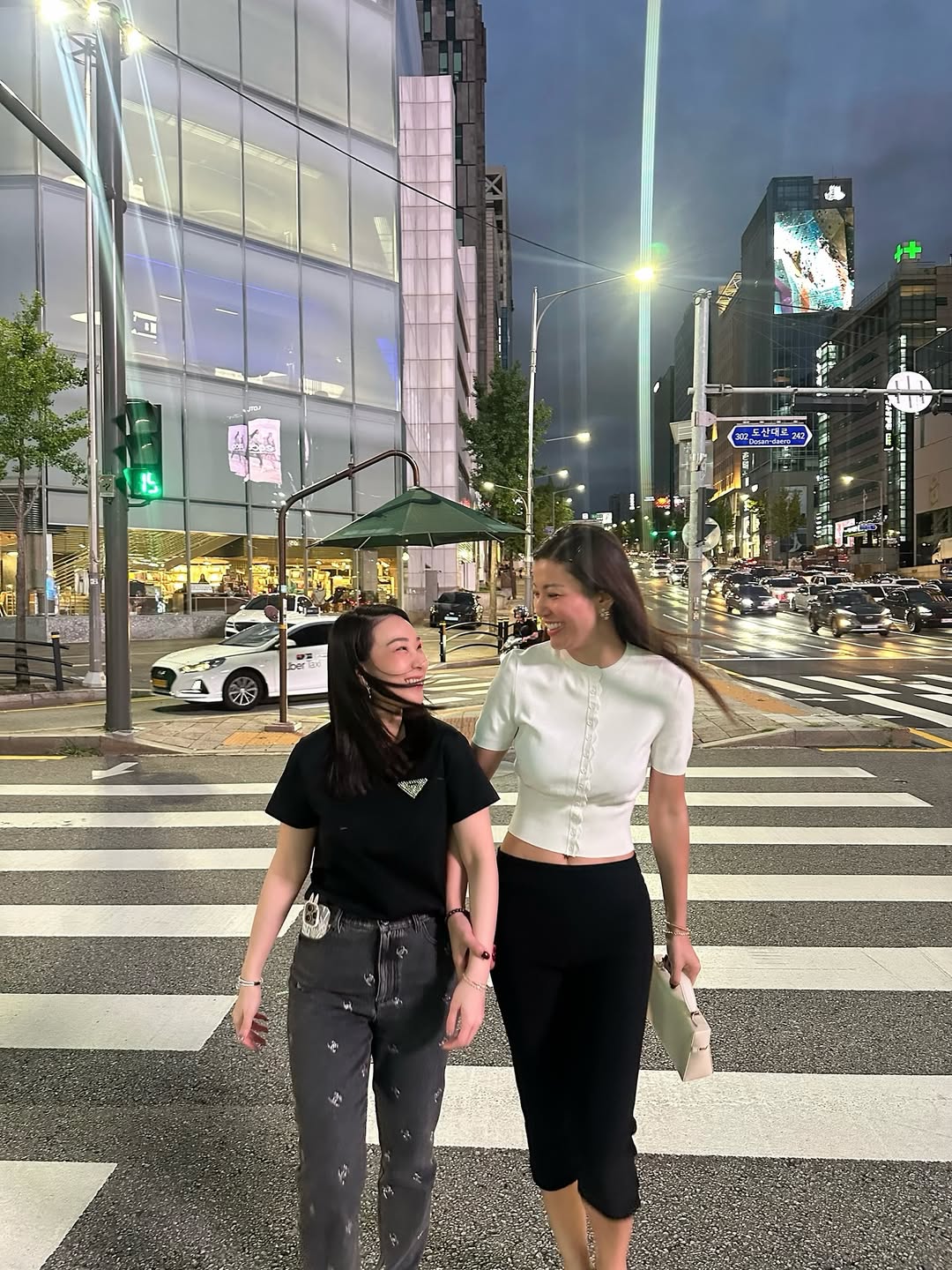 เอมมี่ - มรกต กิตติสาระ