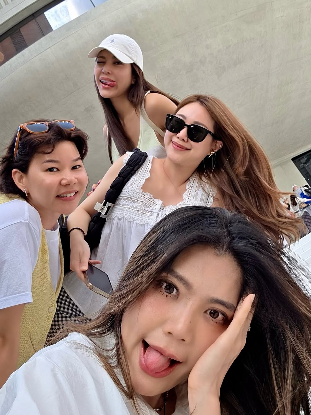 เอมมี่ - มรกต กิตติสาระ