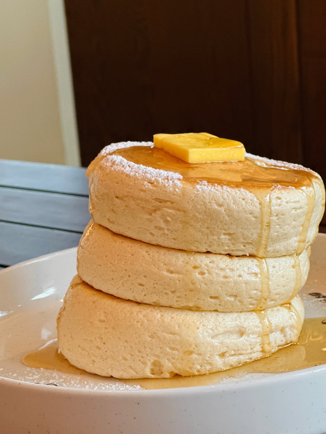 เอมมี่ - มรกต กิตติสาระ