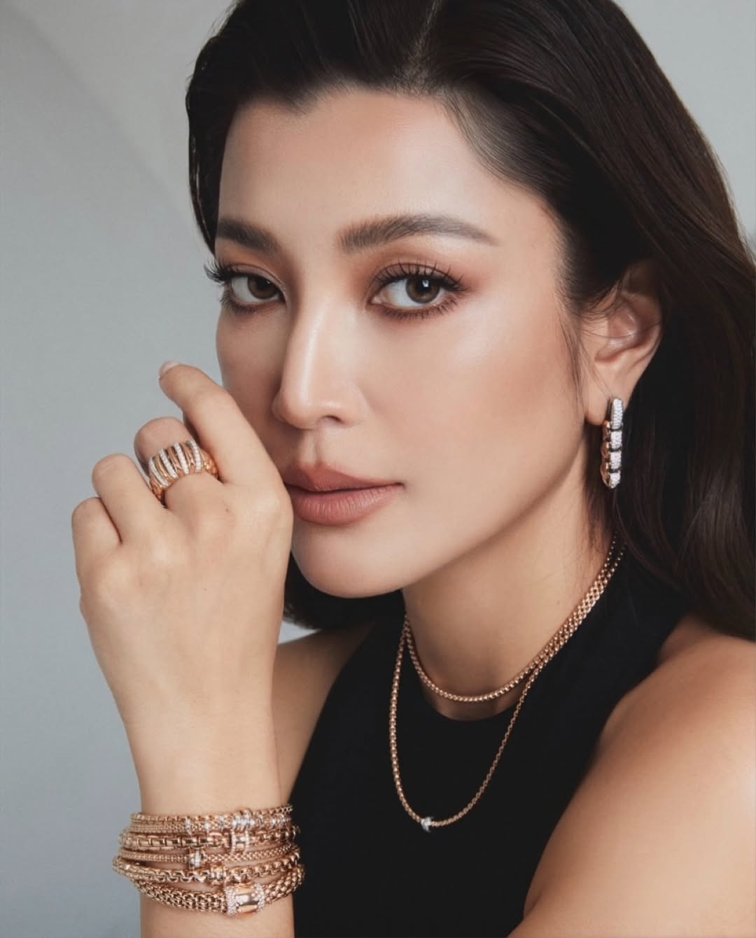 เอมมี่ - มรกต กิตติสาระ