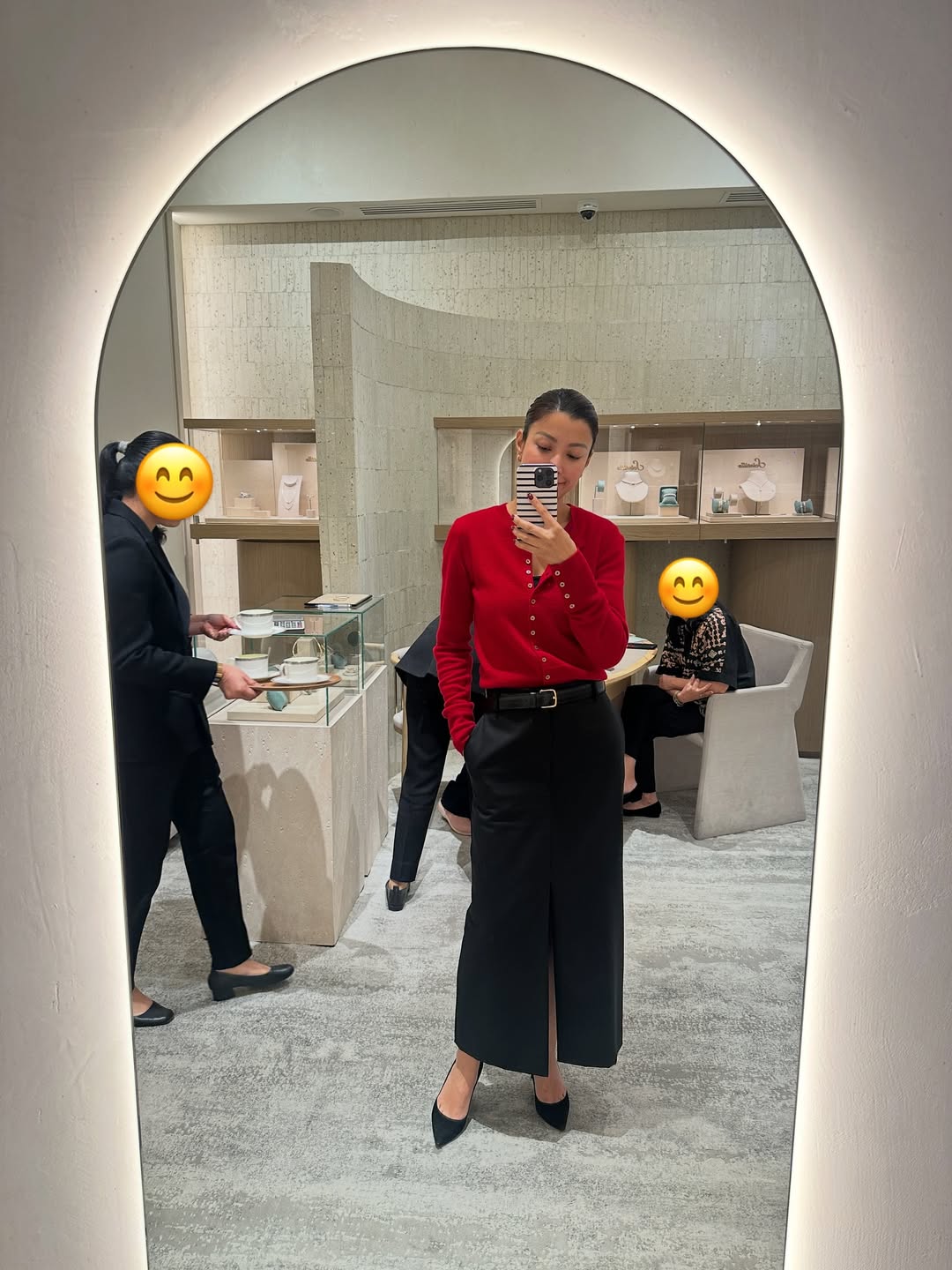 เอมมี่ - มรกต กิตติสาระ