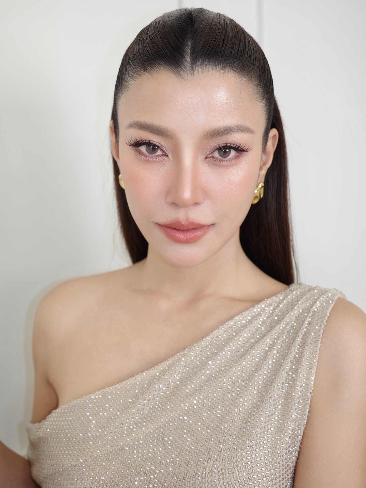 เอมมี่ - มรกต กิตติสาระ