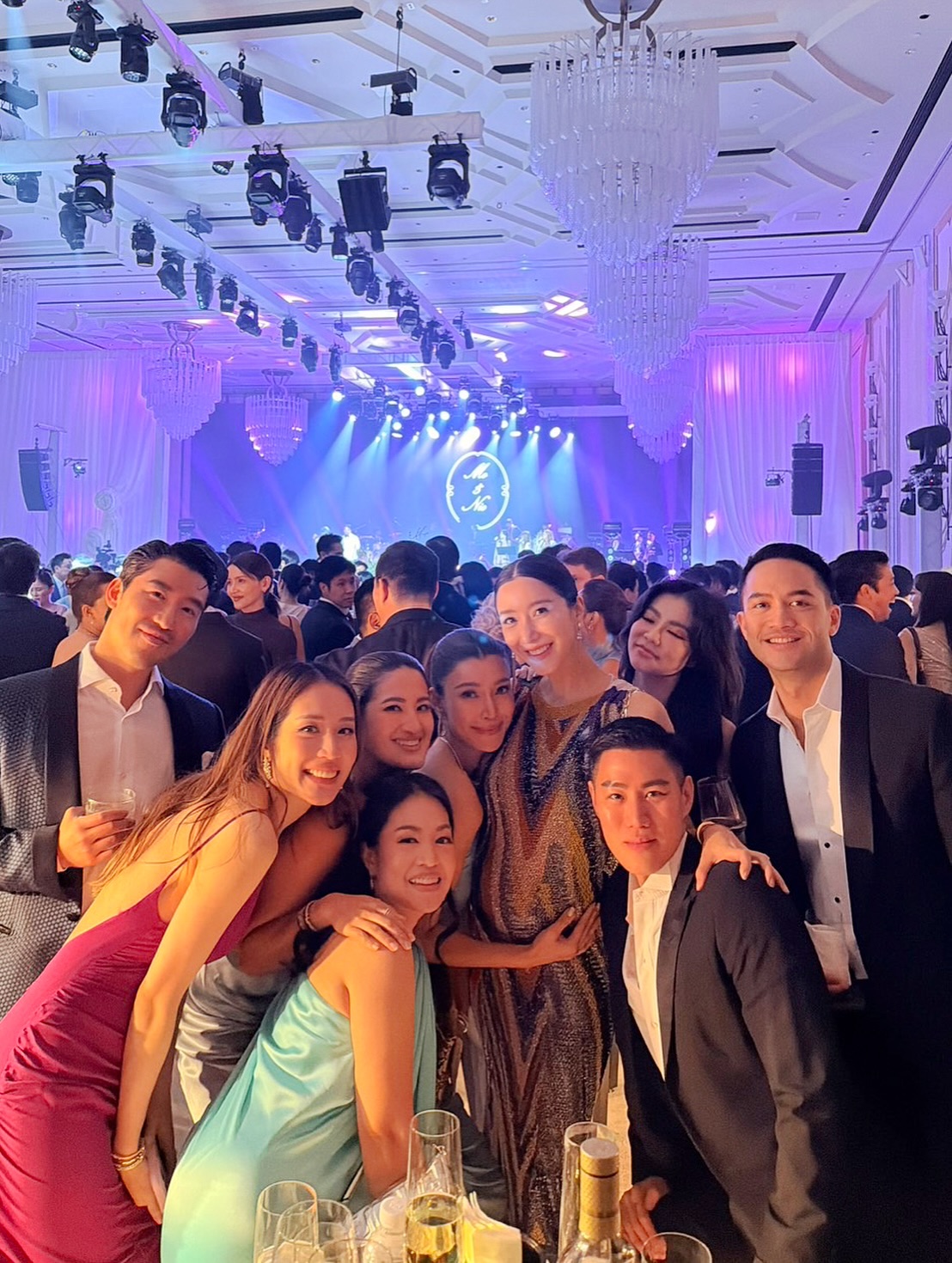 เอมมี่ - มรกต กิตติสาระ