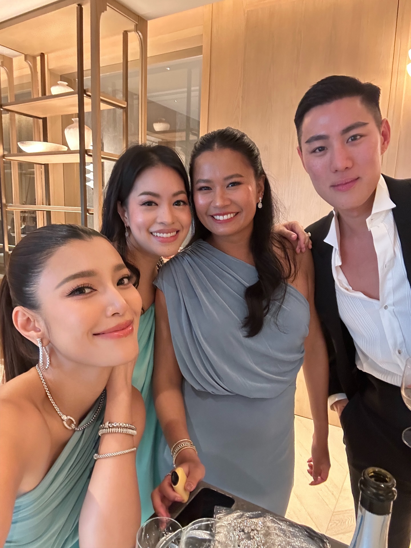 เอมมี่ - มรกต กิตติสาระ