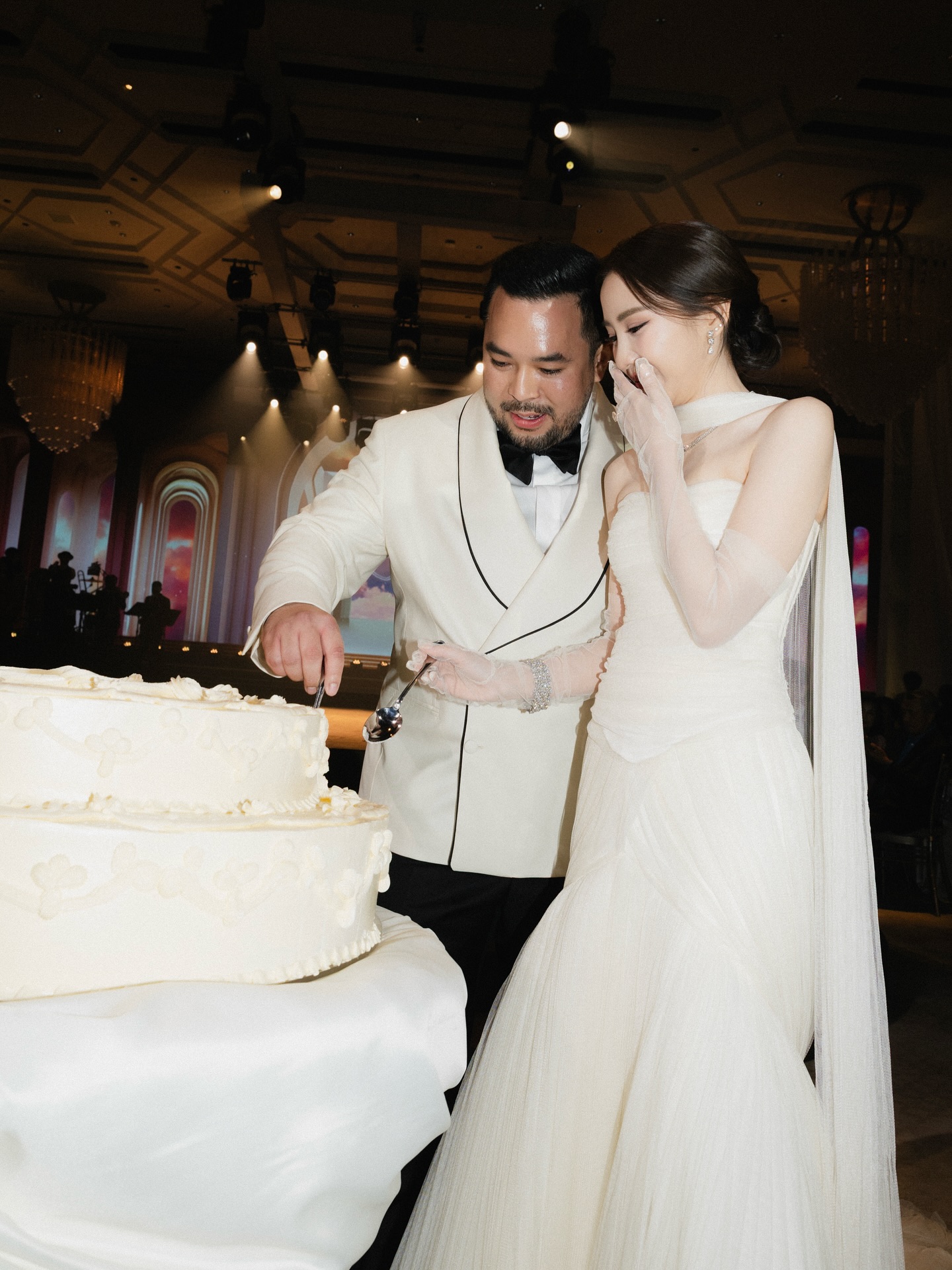 เอมมี่ - มรกต กิตติสาระ