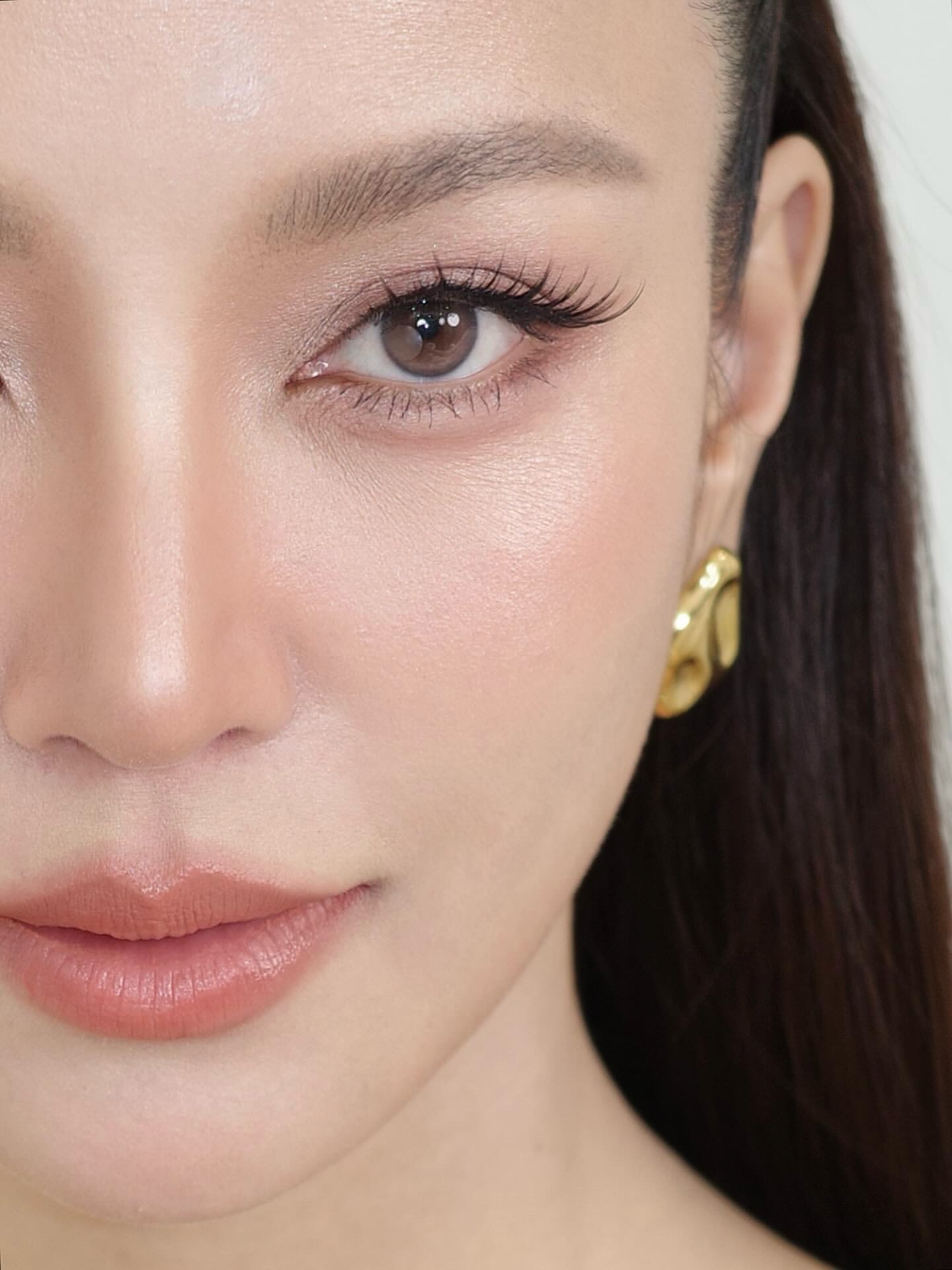 เอมมี่ - มรกต กิตติสาระ
