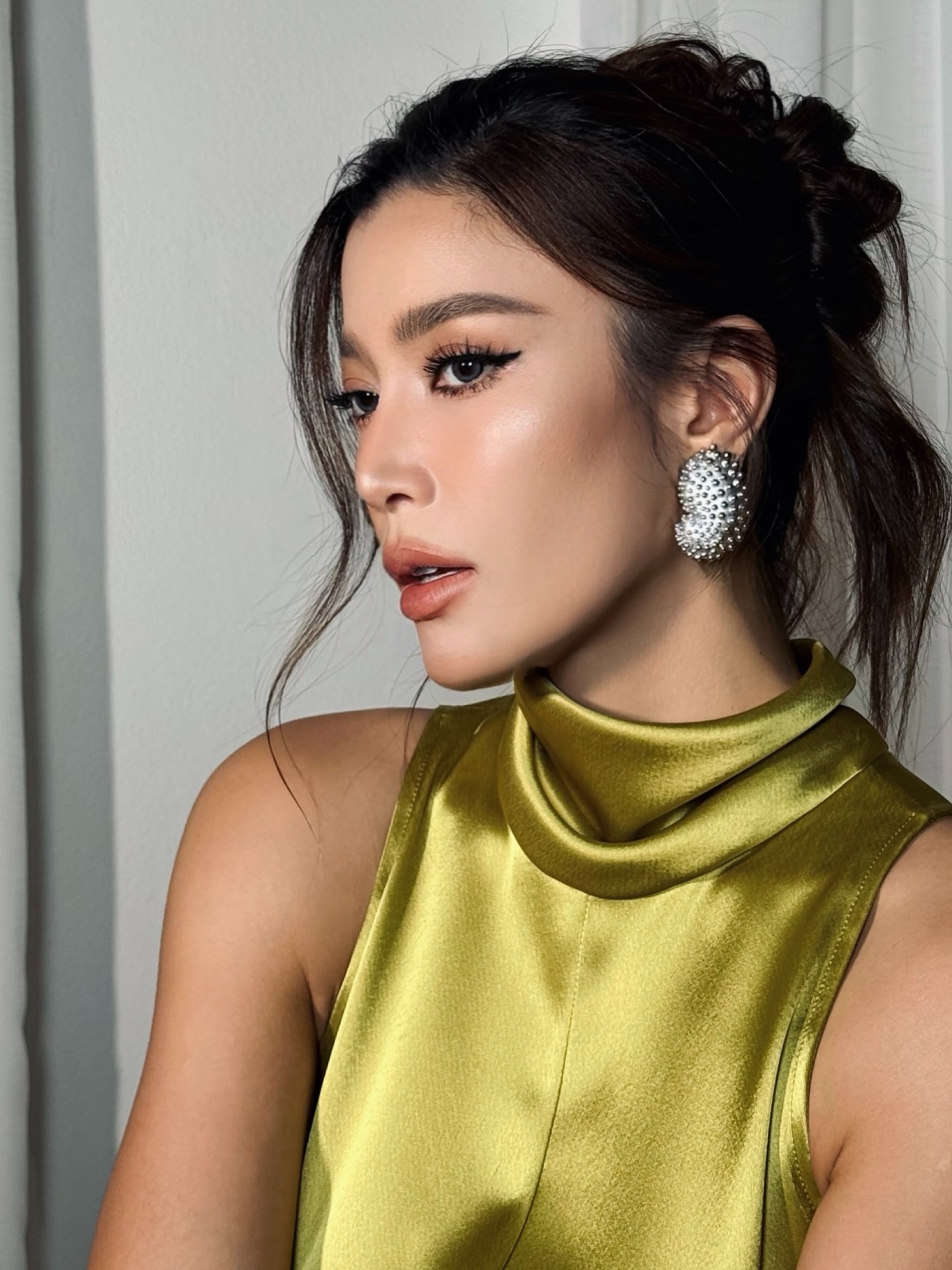เอมมี่ - มรกต กิตติสาระ