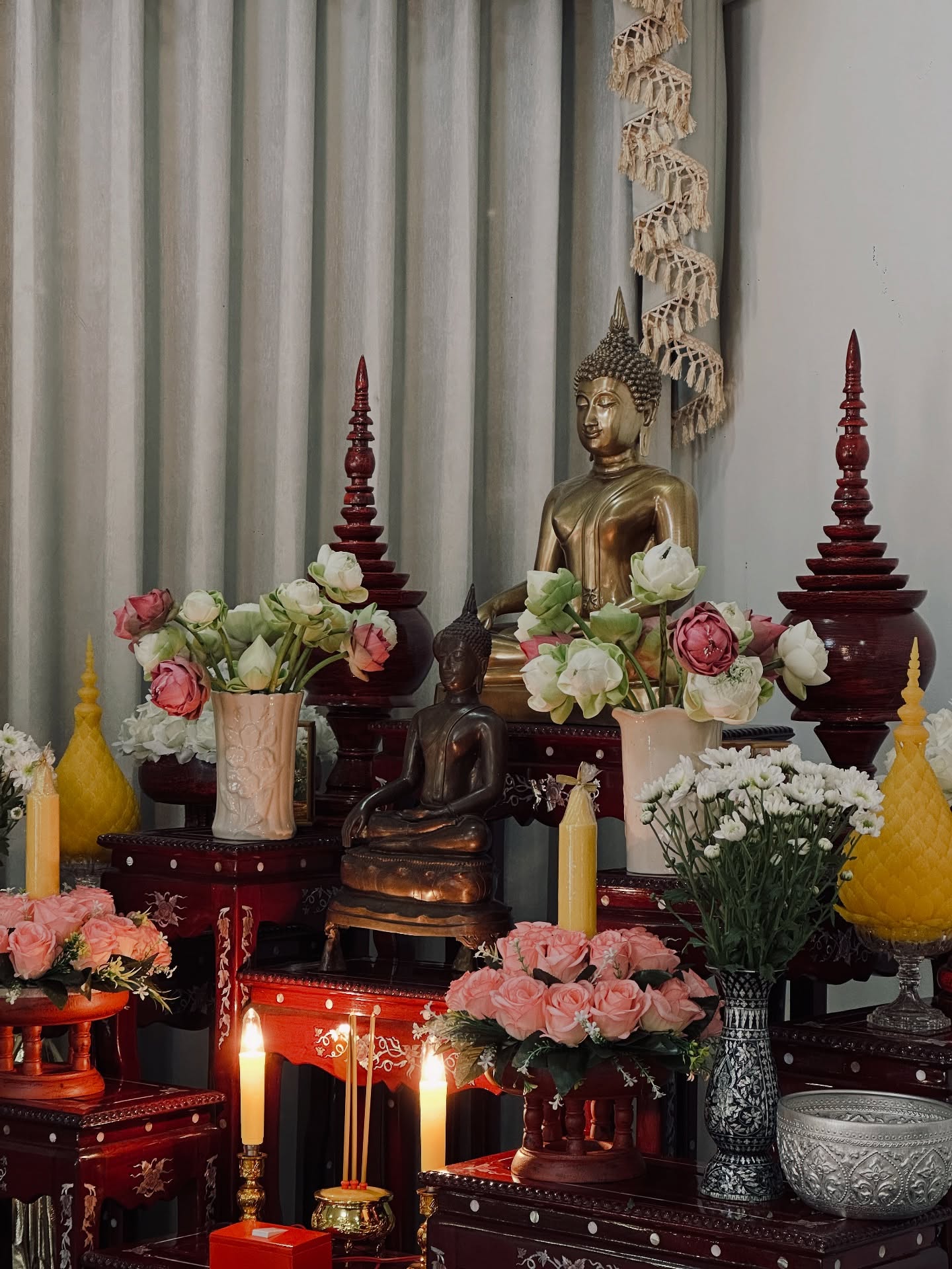 เอมมี่ - มรกต กิตติสาระ