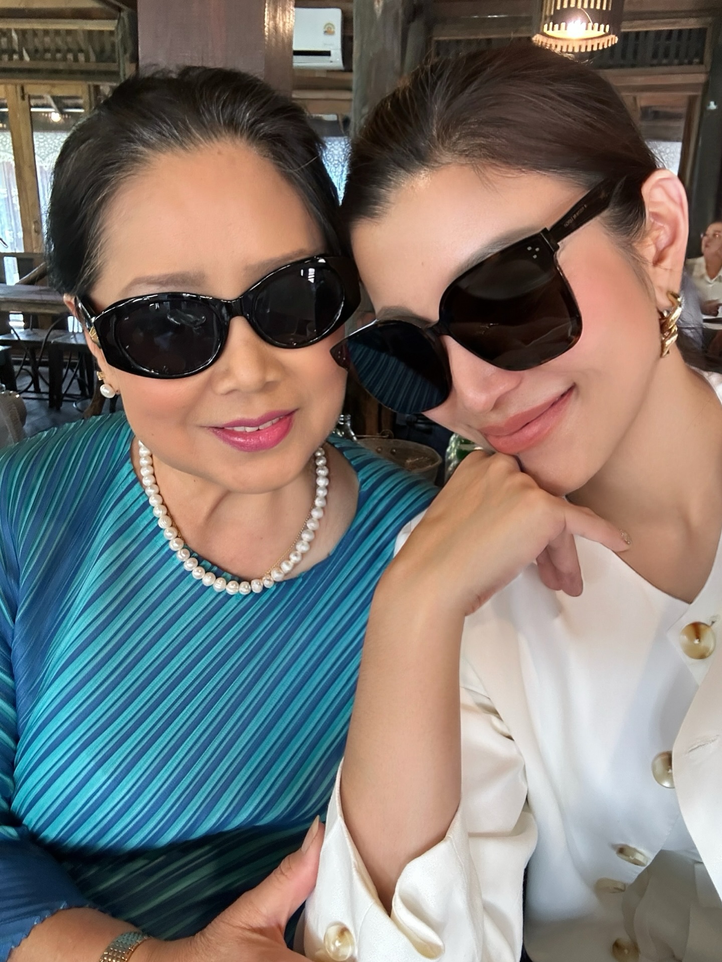 เอมมี่ - มรกต กิตติสาระ