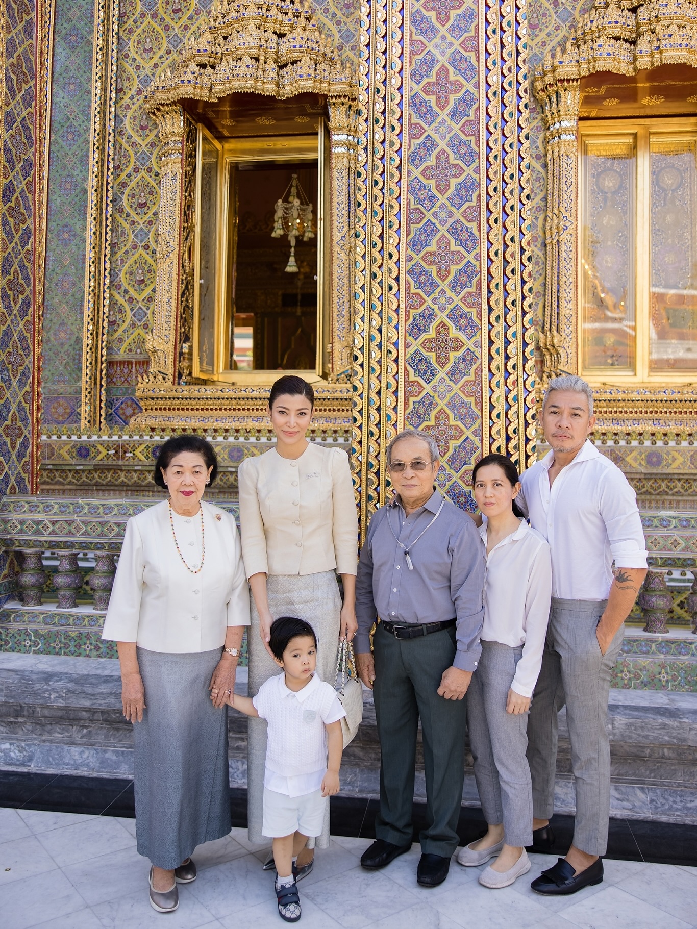 เอมมี่ - มรกต กิตติสาระ