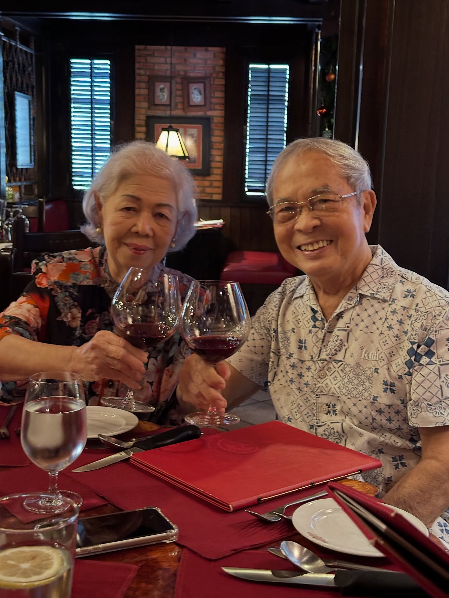 เอมมี่ - มรกต กิตติสาระ