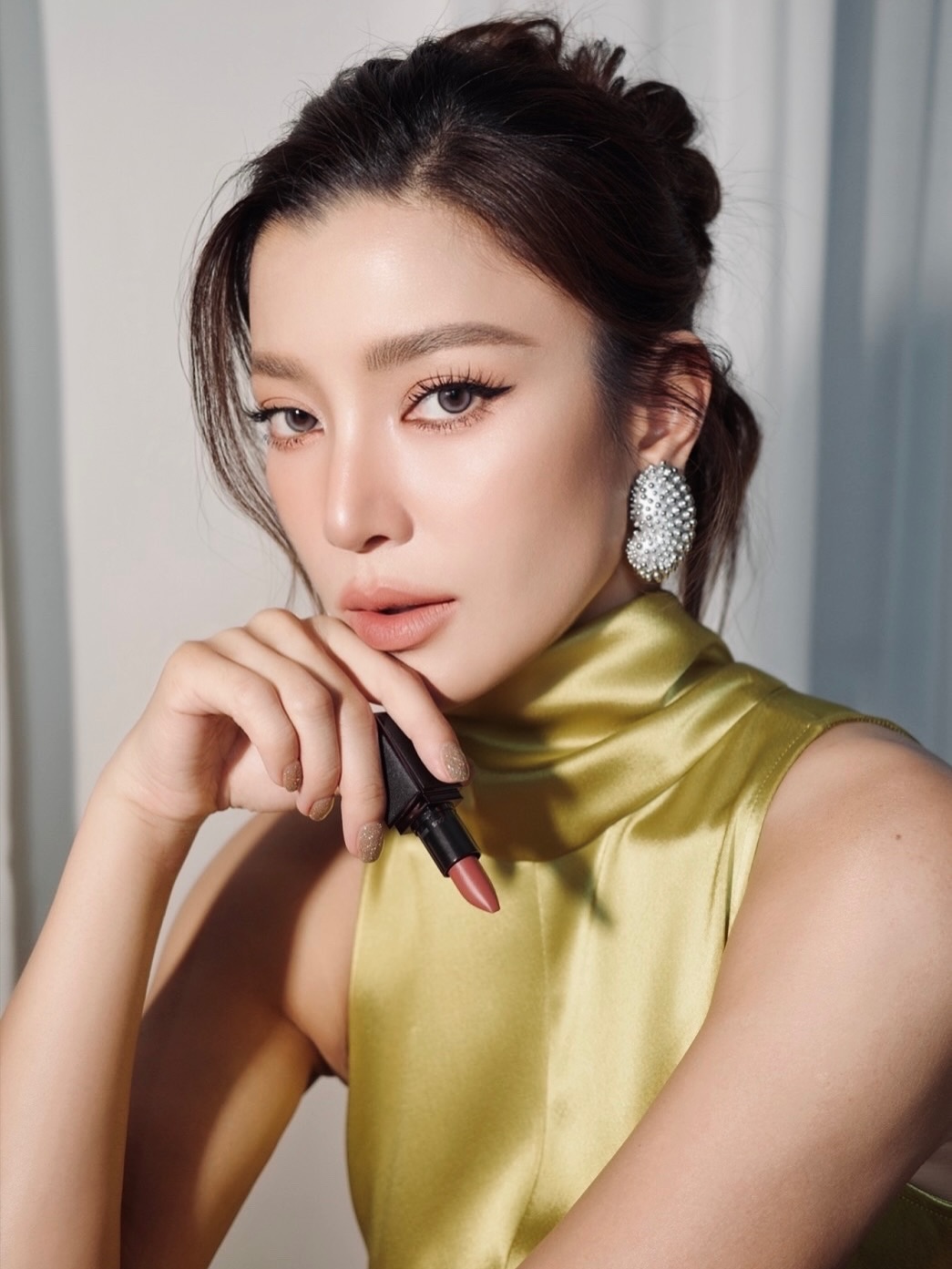 เอมมี่ - มรกต กิตติสาระ