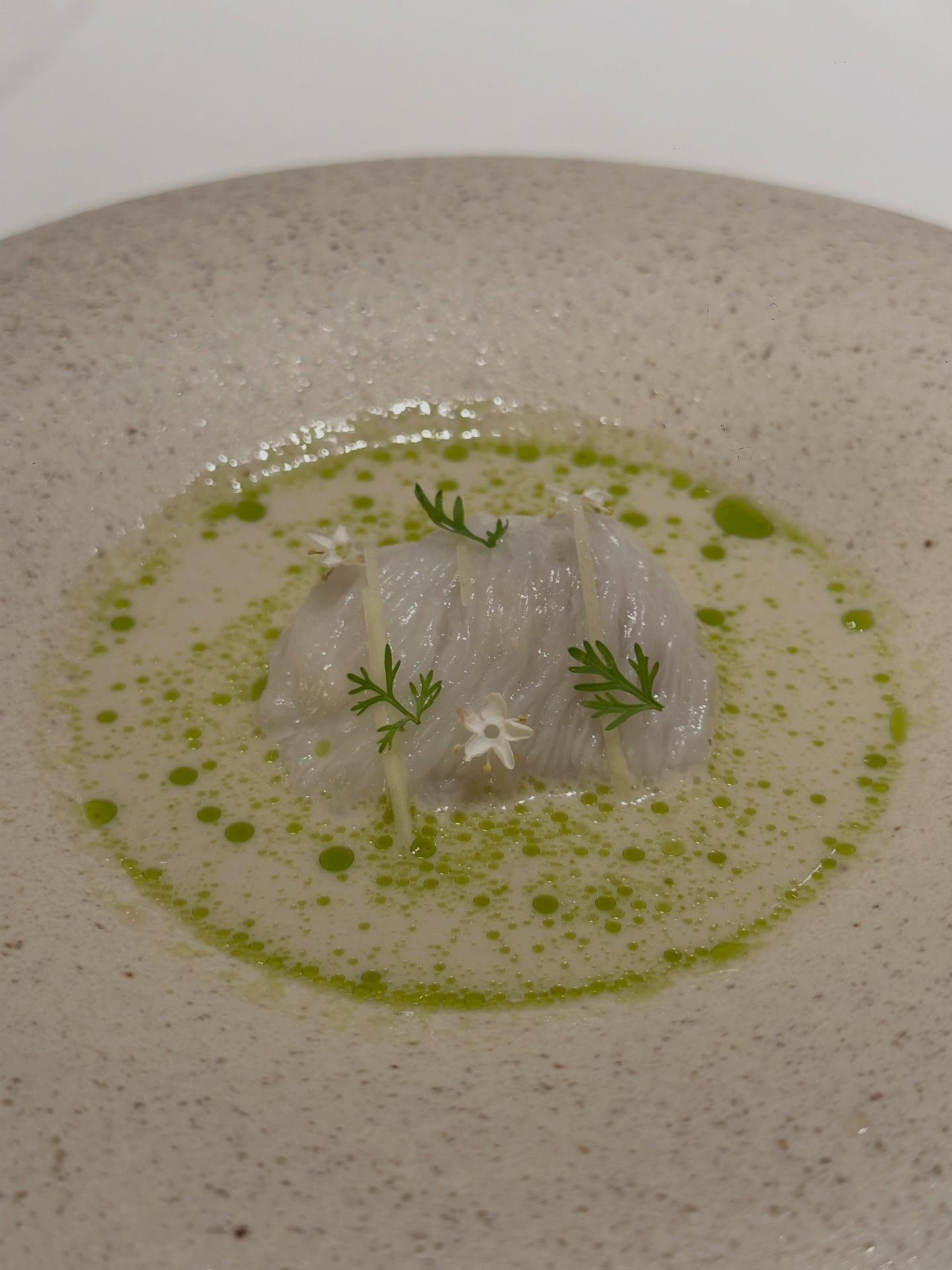 เอมมี่ - มรกต กิตติสาระ