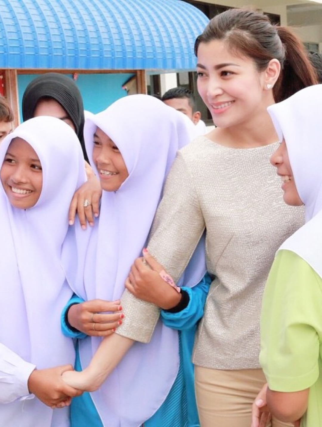 เอมมี่ - มรกต กิตติสาระ