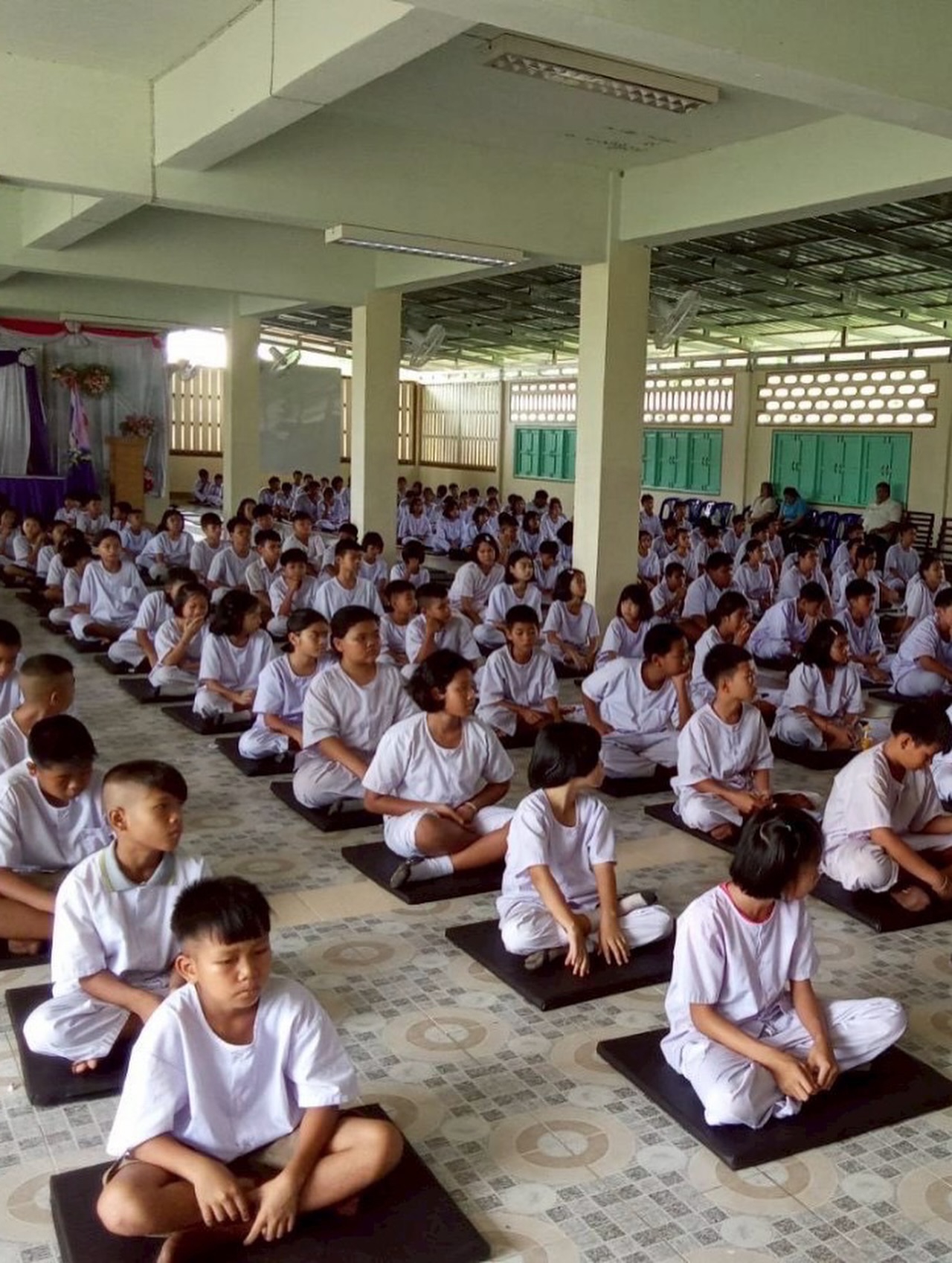 เอมมี่ - มรกต กิตติสาระ