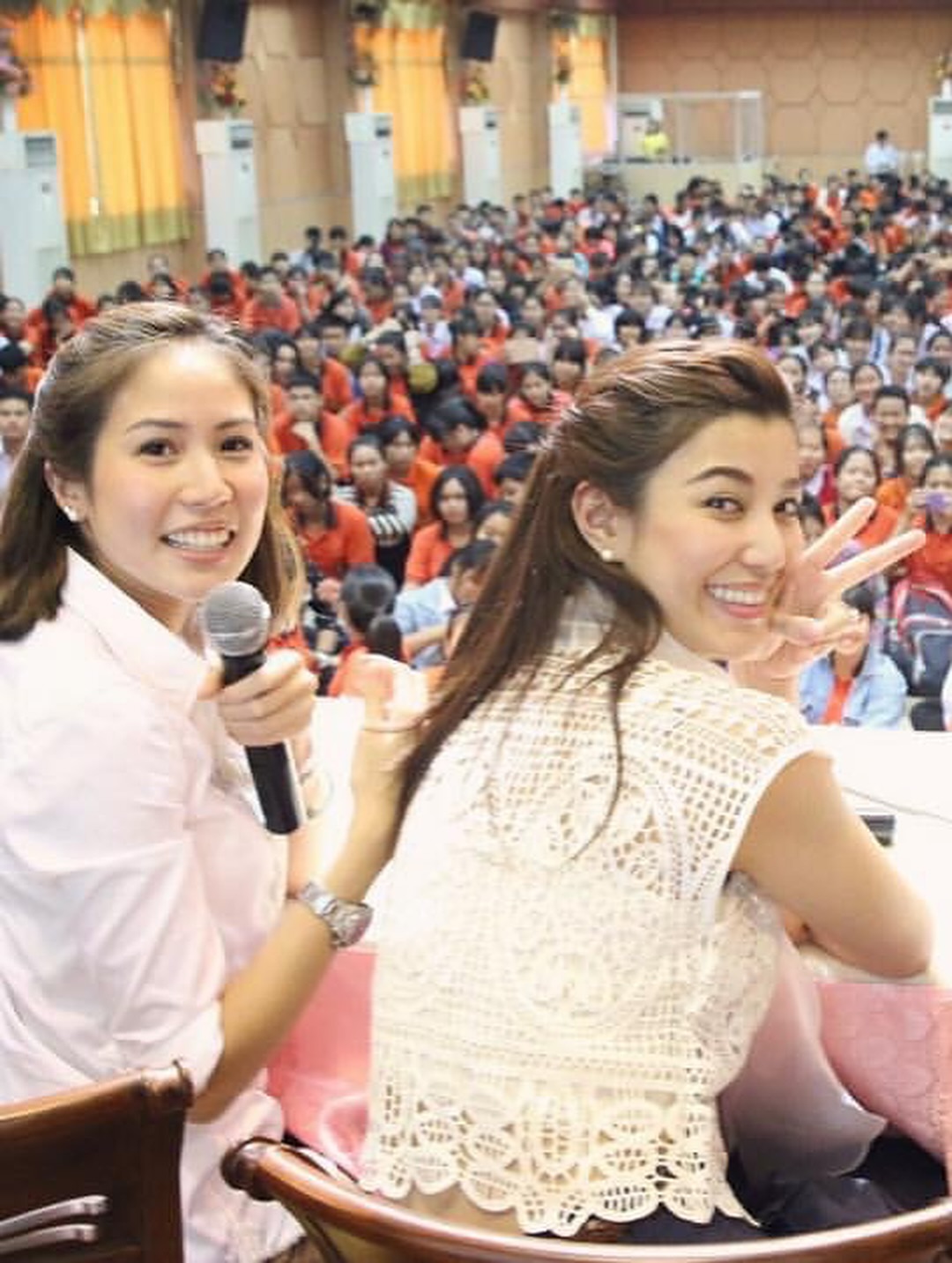 เอมมี่ - มรกต กิตติสาระ