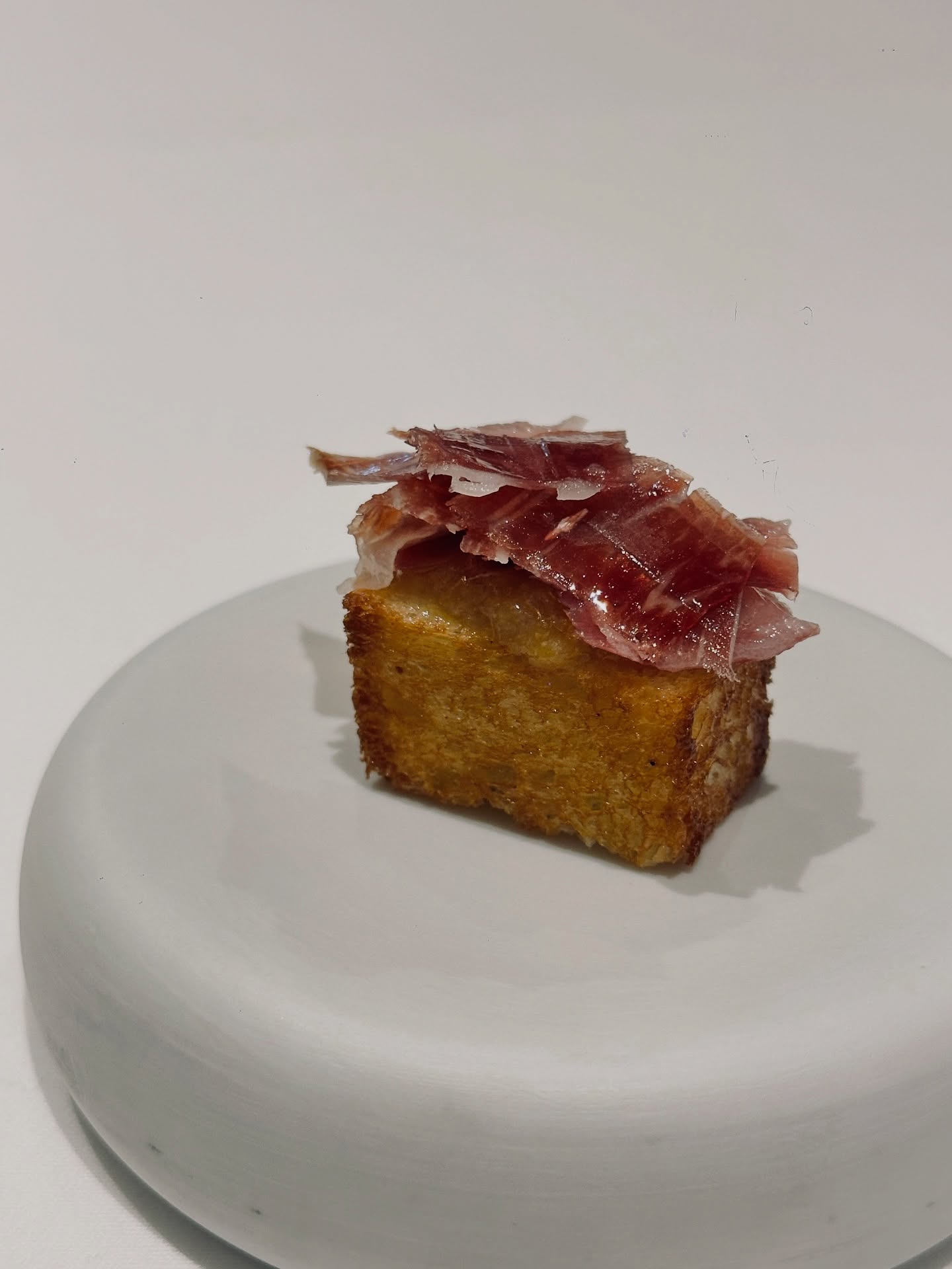 เอมมี่ - มรกต กิตติสาระ