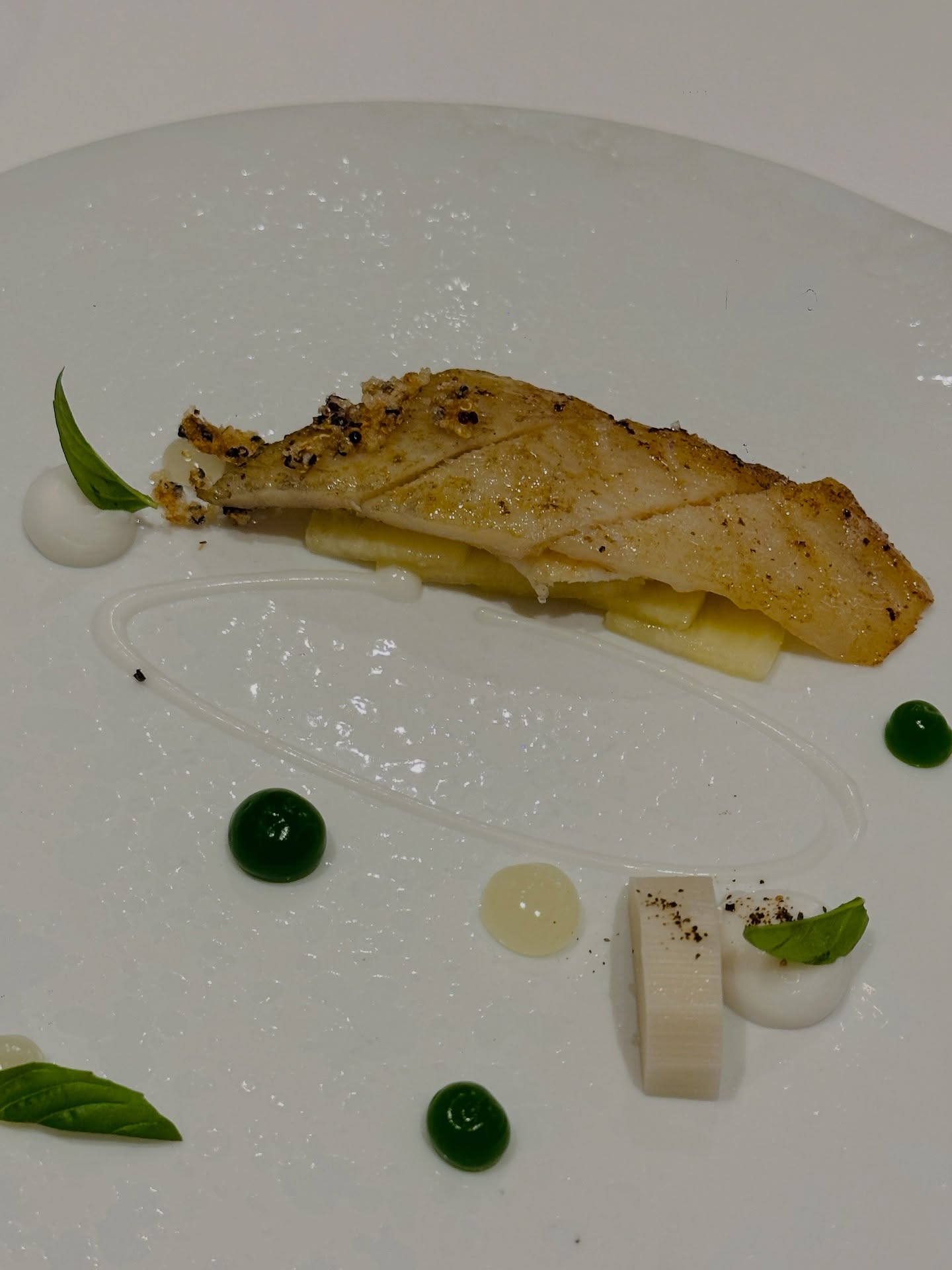 เอมมี่ - มรกต กิตติสาระ