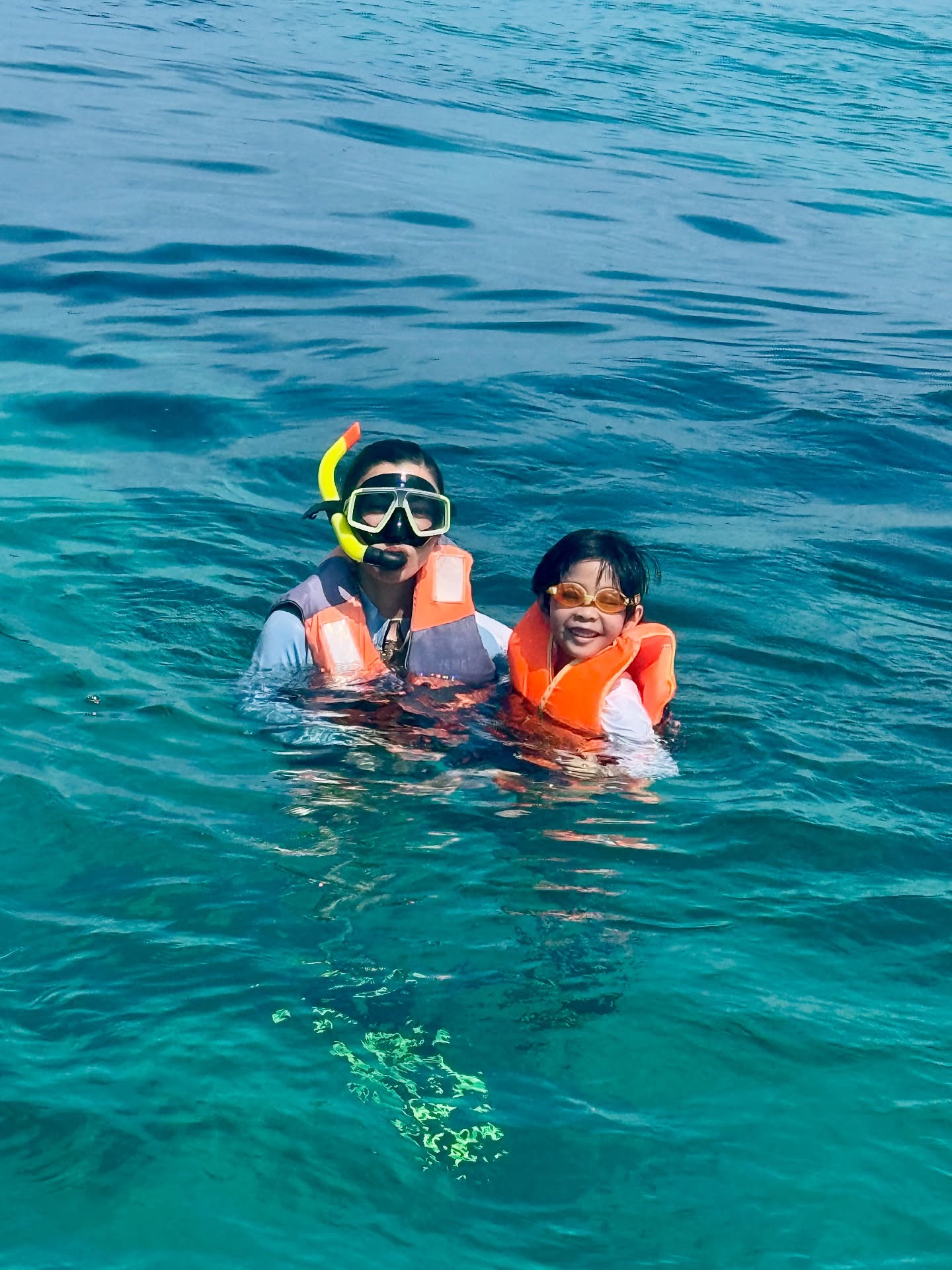 เอมมี่ - มรกต กิตติสาระ