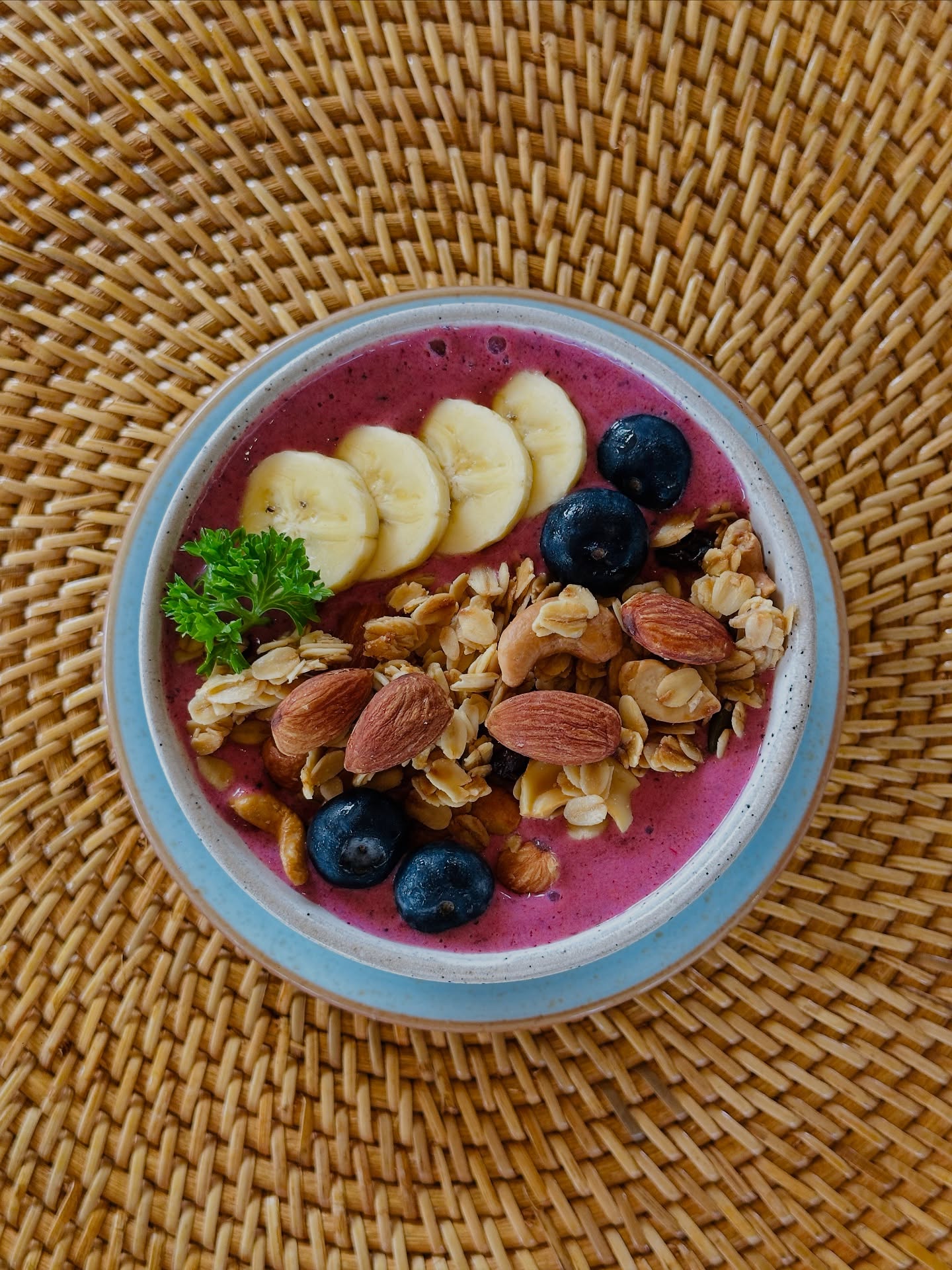 เอมมี่ - มรกต กิตติสาระ