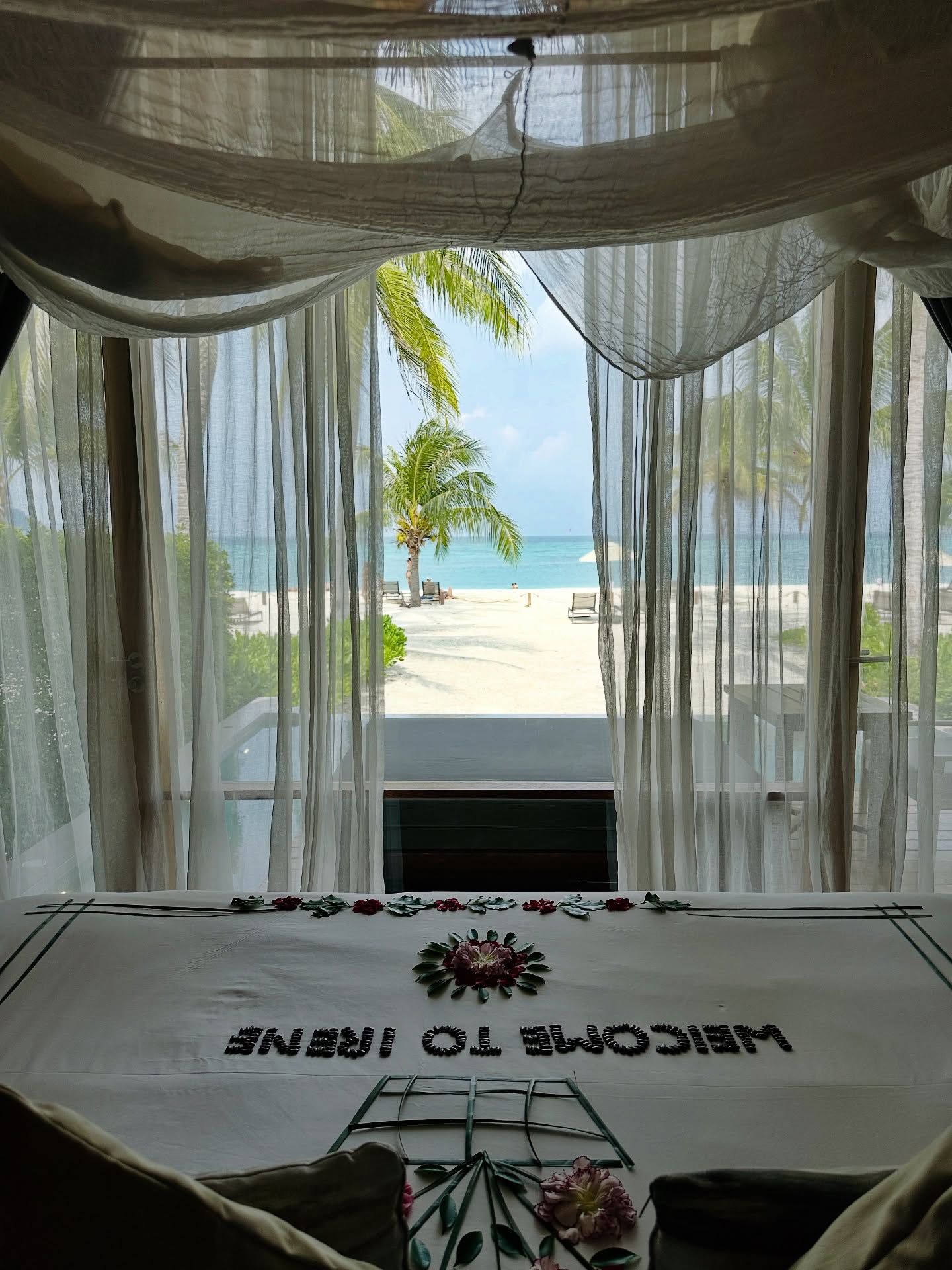 เอมมี่ - มรกต กิตติสาระ