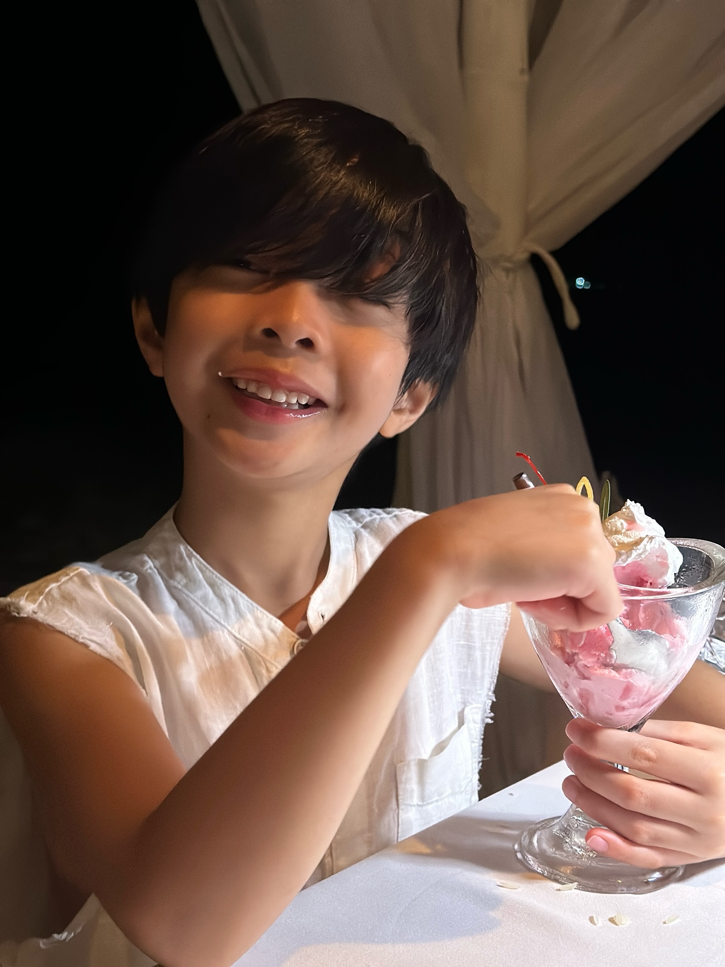 เอมมี่ - มรกต กิตติสาระ