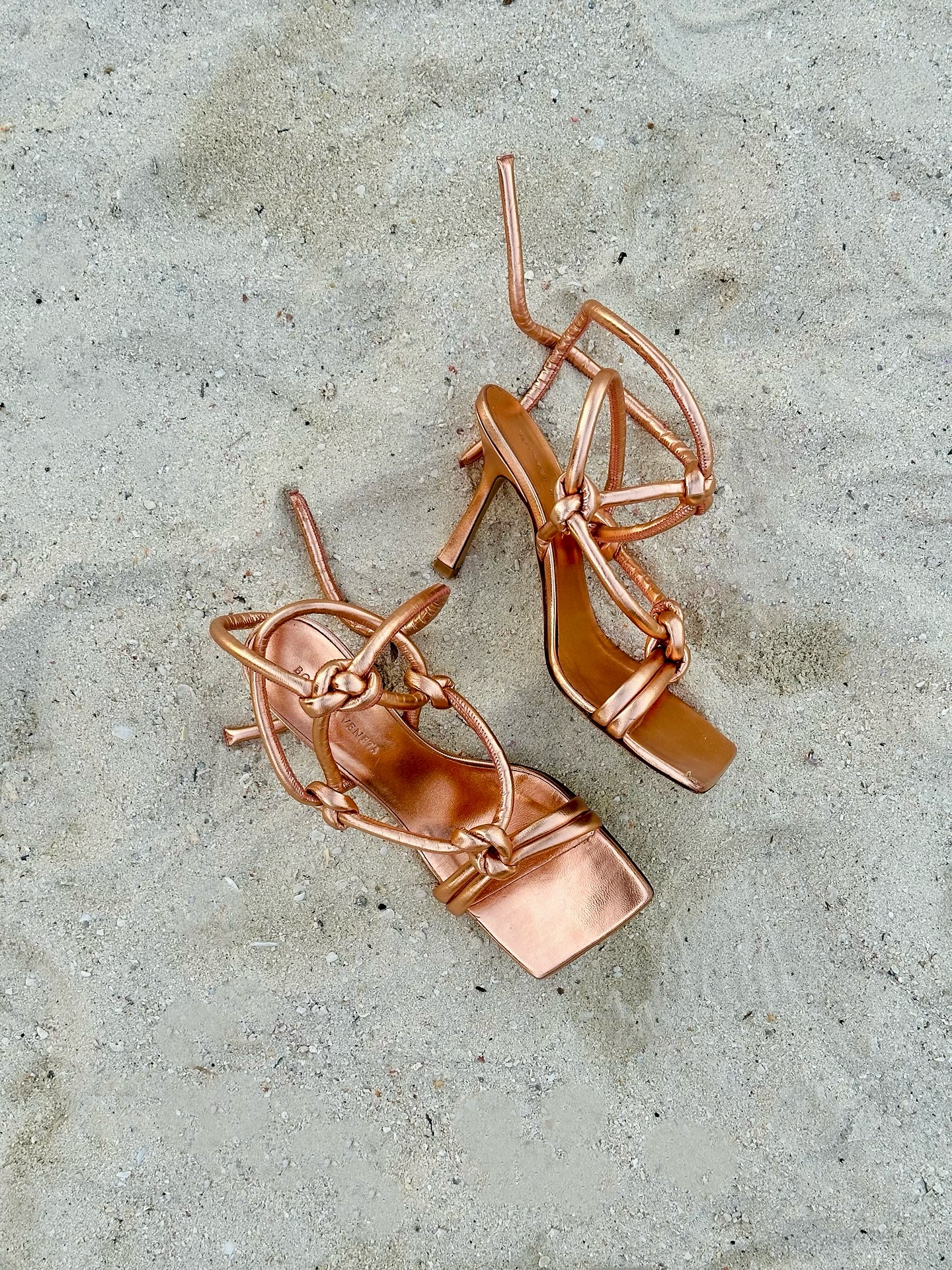 เอมมี่ - มรกต กิตติสาระ