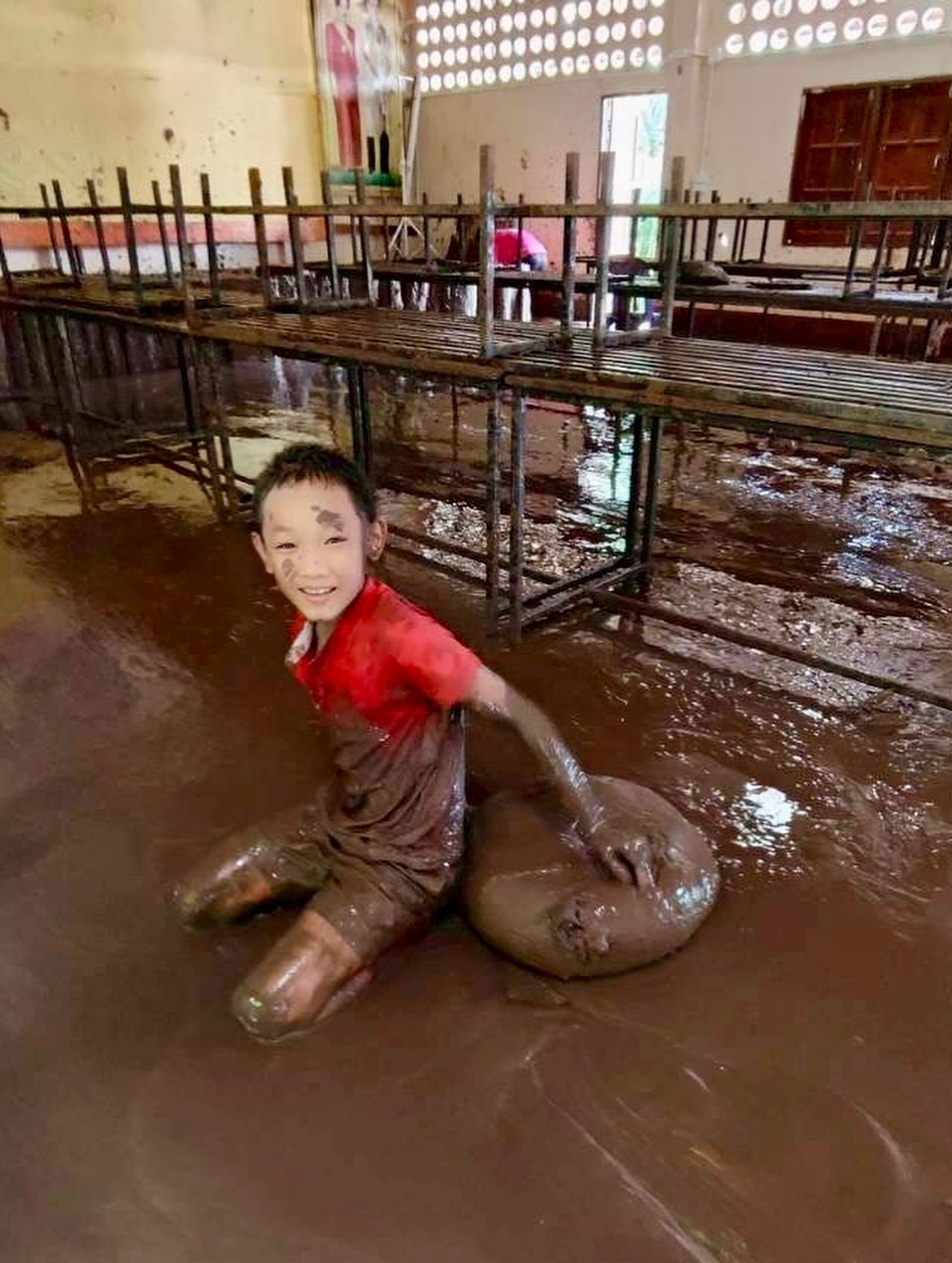 เอมมี่ - มรกต กิตติสาระ