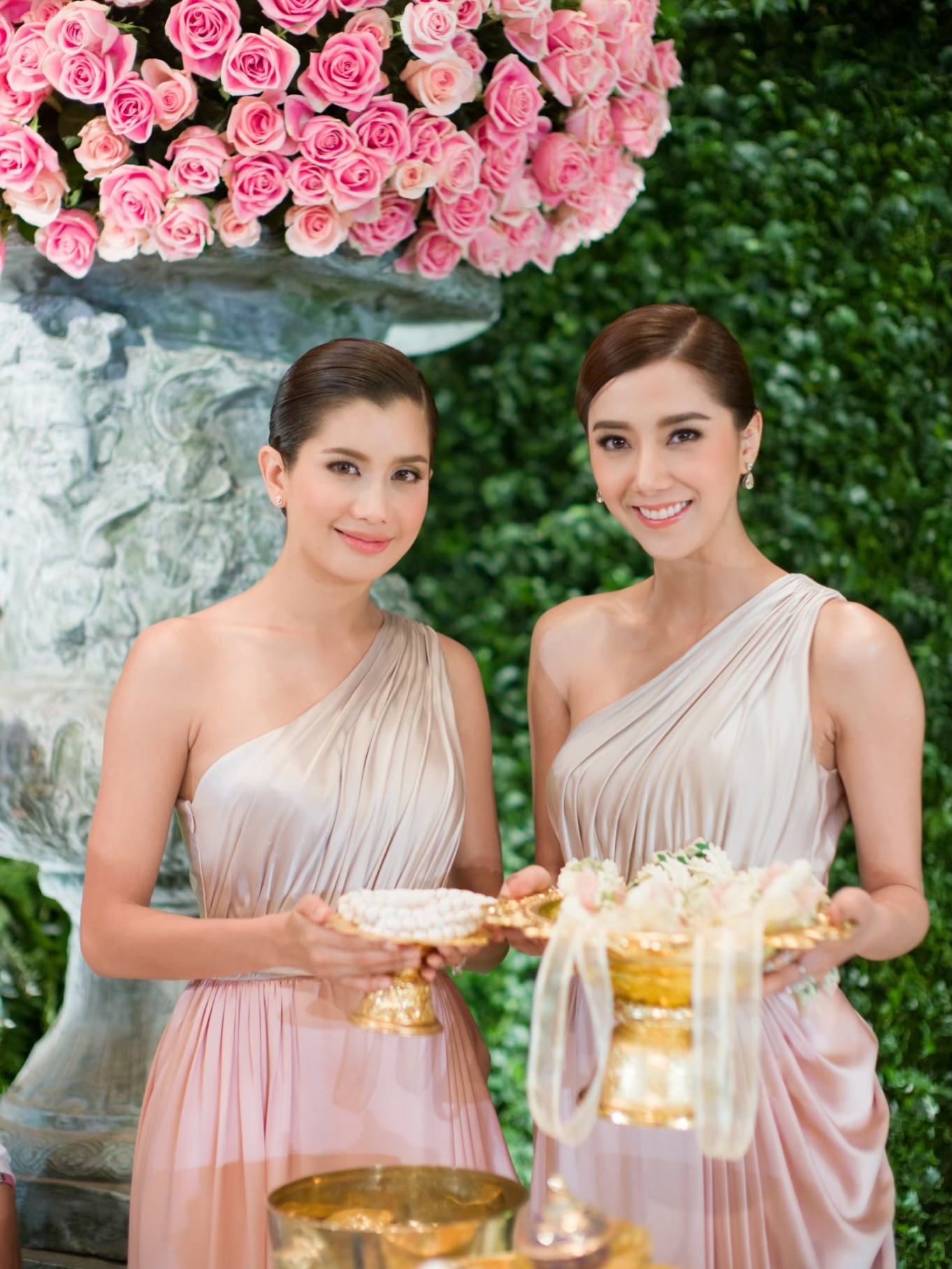 เอมมี่ - มรกต กิตติสาระ