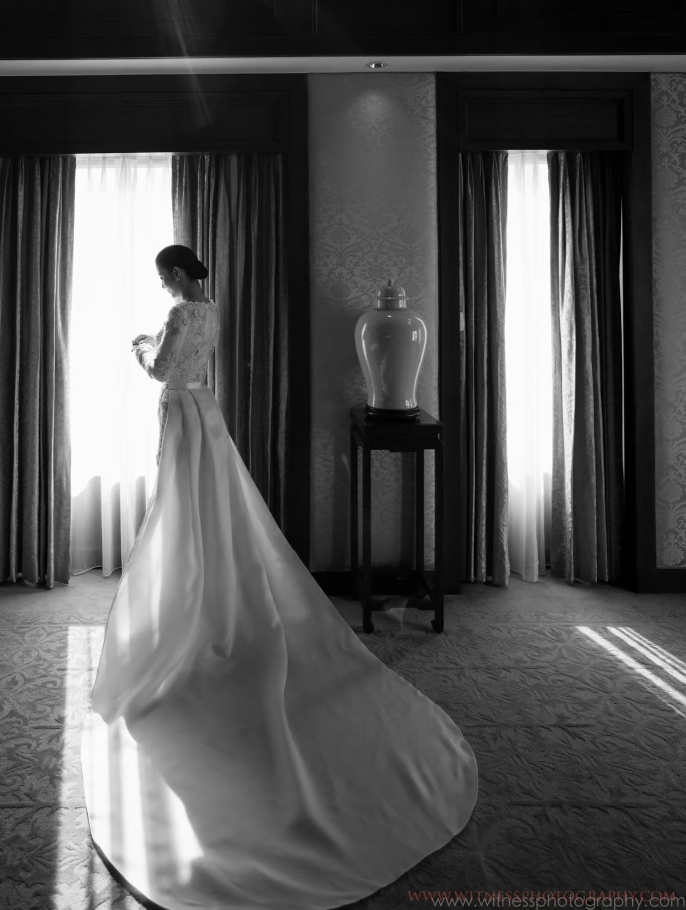 เอมมี่ - มรกต กิตติสาระ