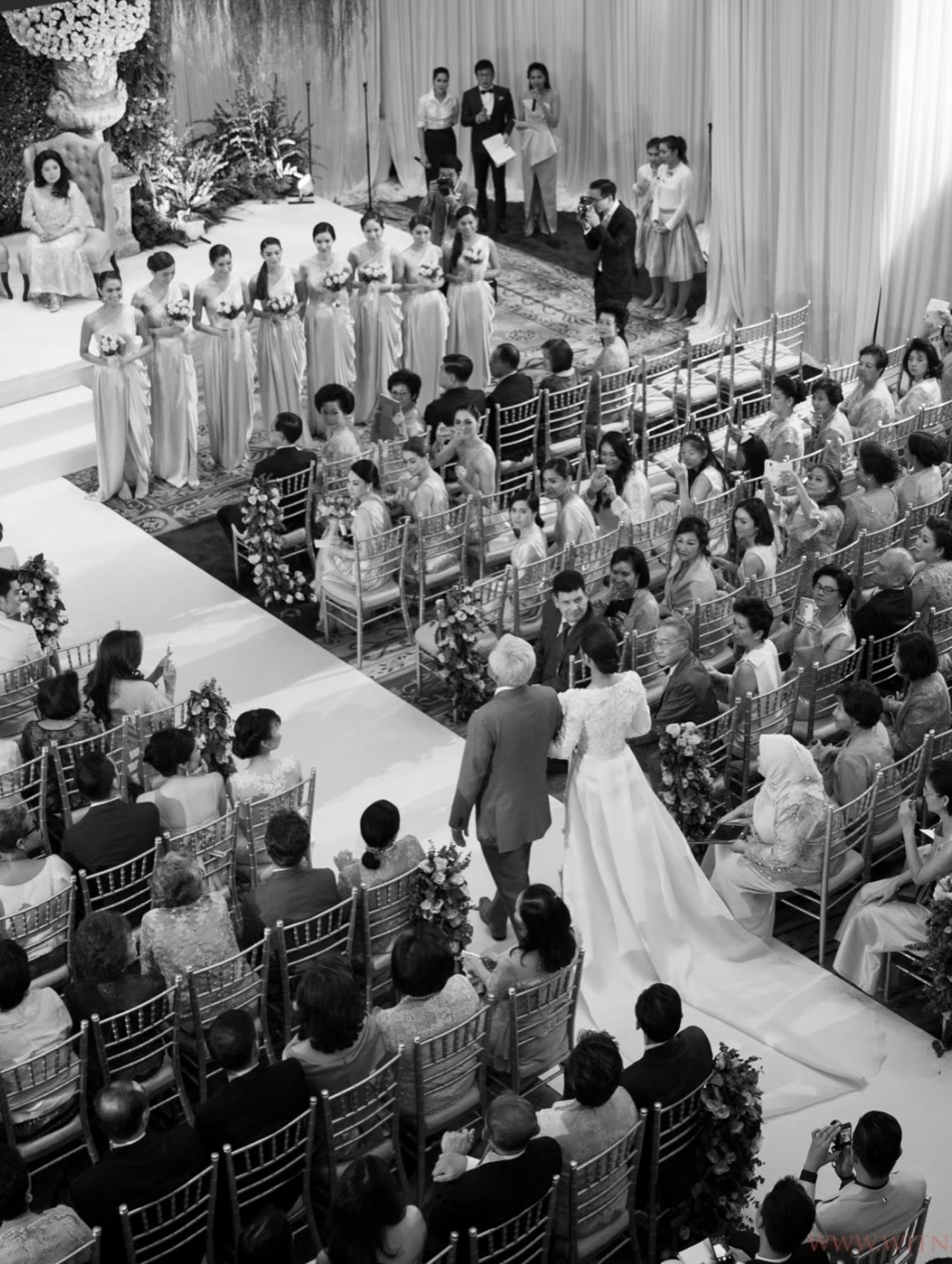 เอมมี่ - มรกต กิตติสาระ