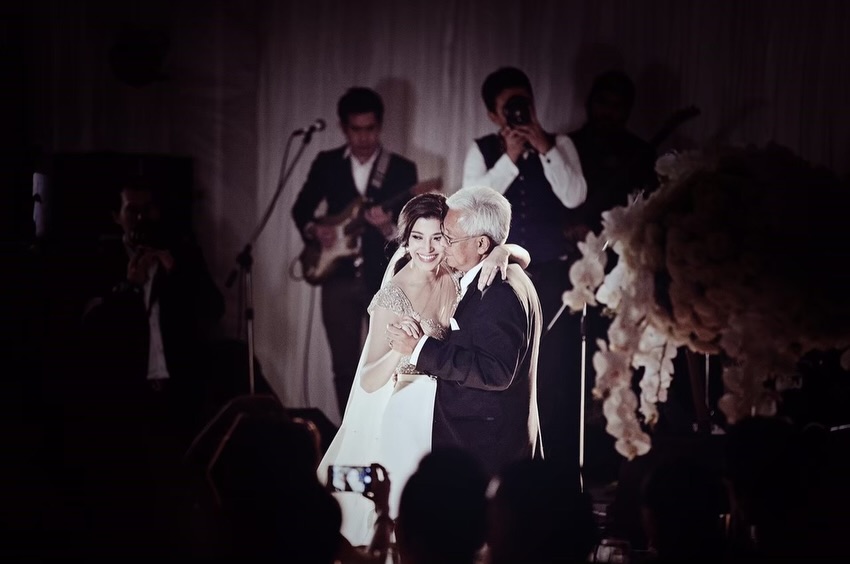 เอมมี่ - มรกต กิตติสาระ