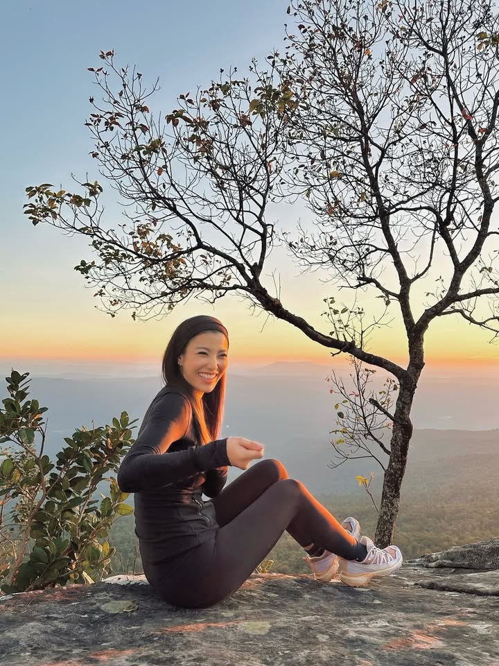 เอมมี่ - มรกต กิตติสาระ