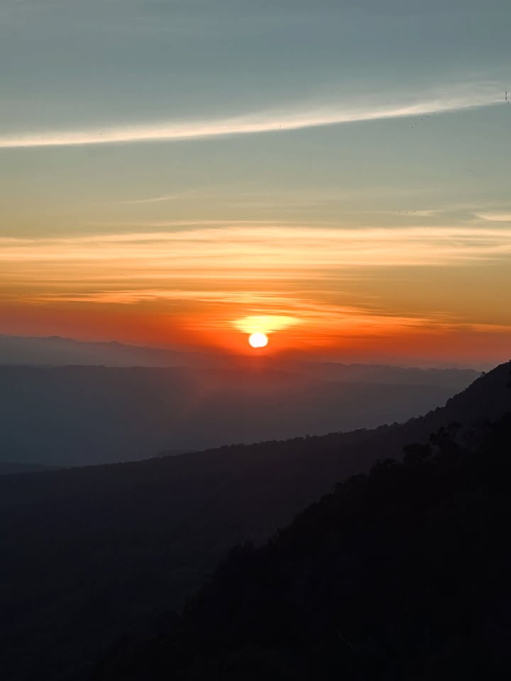 เอมมี่ - มรกต กิตติสาระ