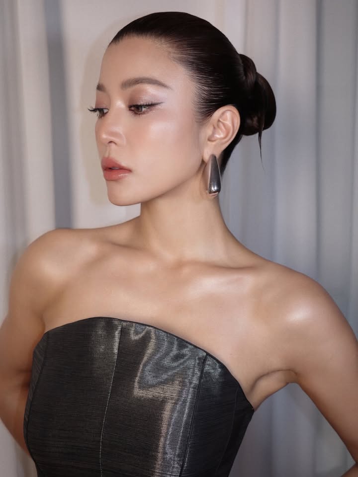 เอมมี่ - มรกต กิตติสาระ