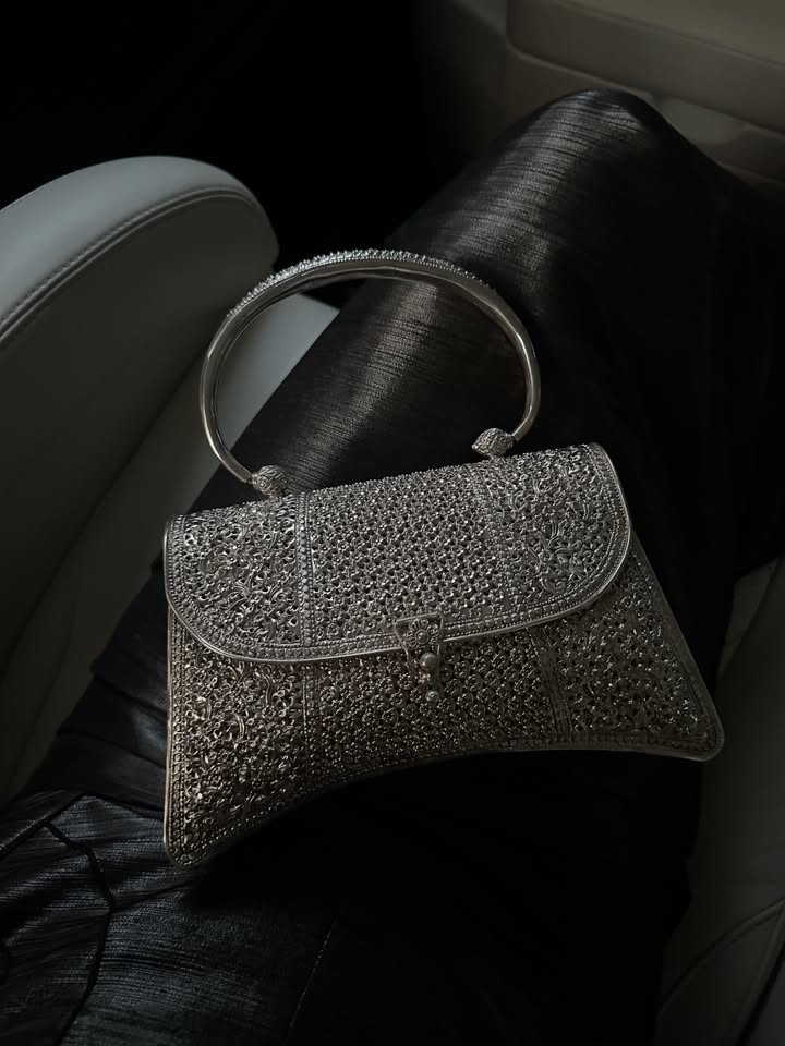 เอมมี่ - มรกต กิตติสาระ