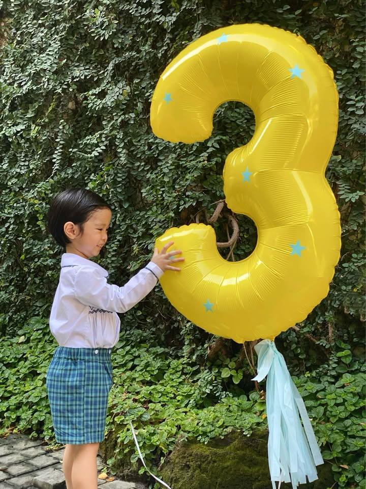 เอมมี่ - มรกต กิตติสาระ