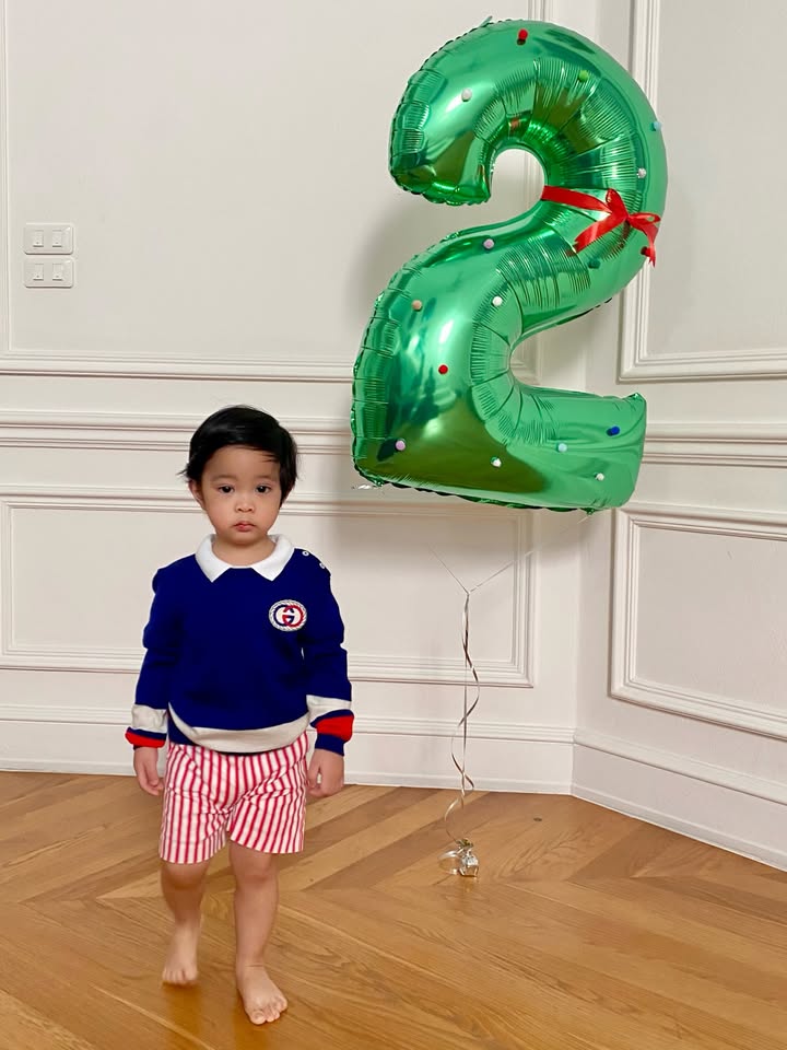 เอมมี่ - มรกต กิตติสาระ