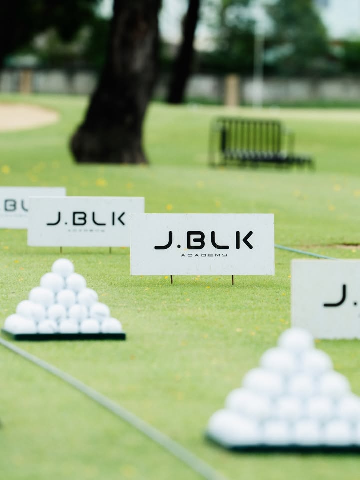 เอมมี่ - มรกต กิตติสาระ