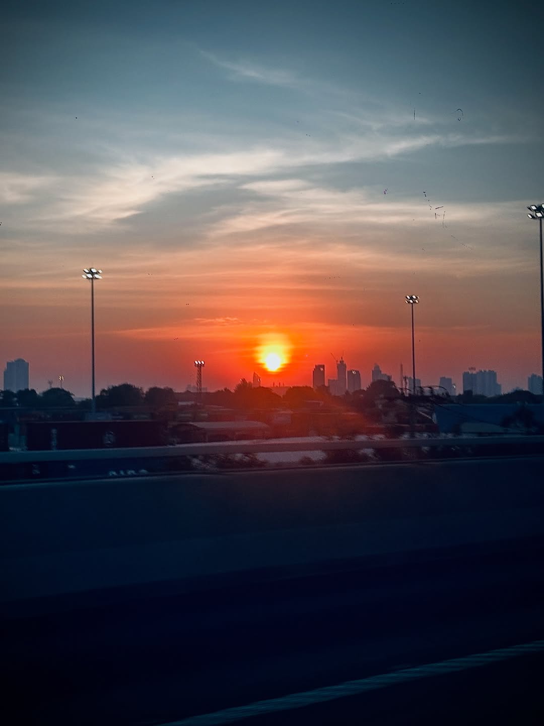 เอมมี่ - มรกต กิตติสาระ