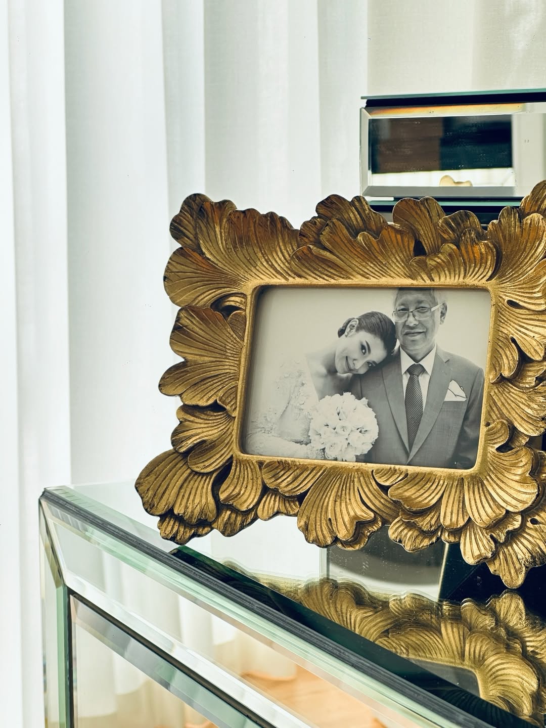 เอมมี่ - มรกต กิตติสาระ