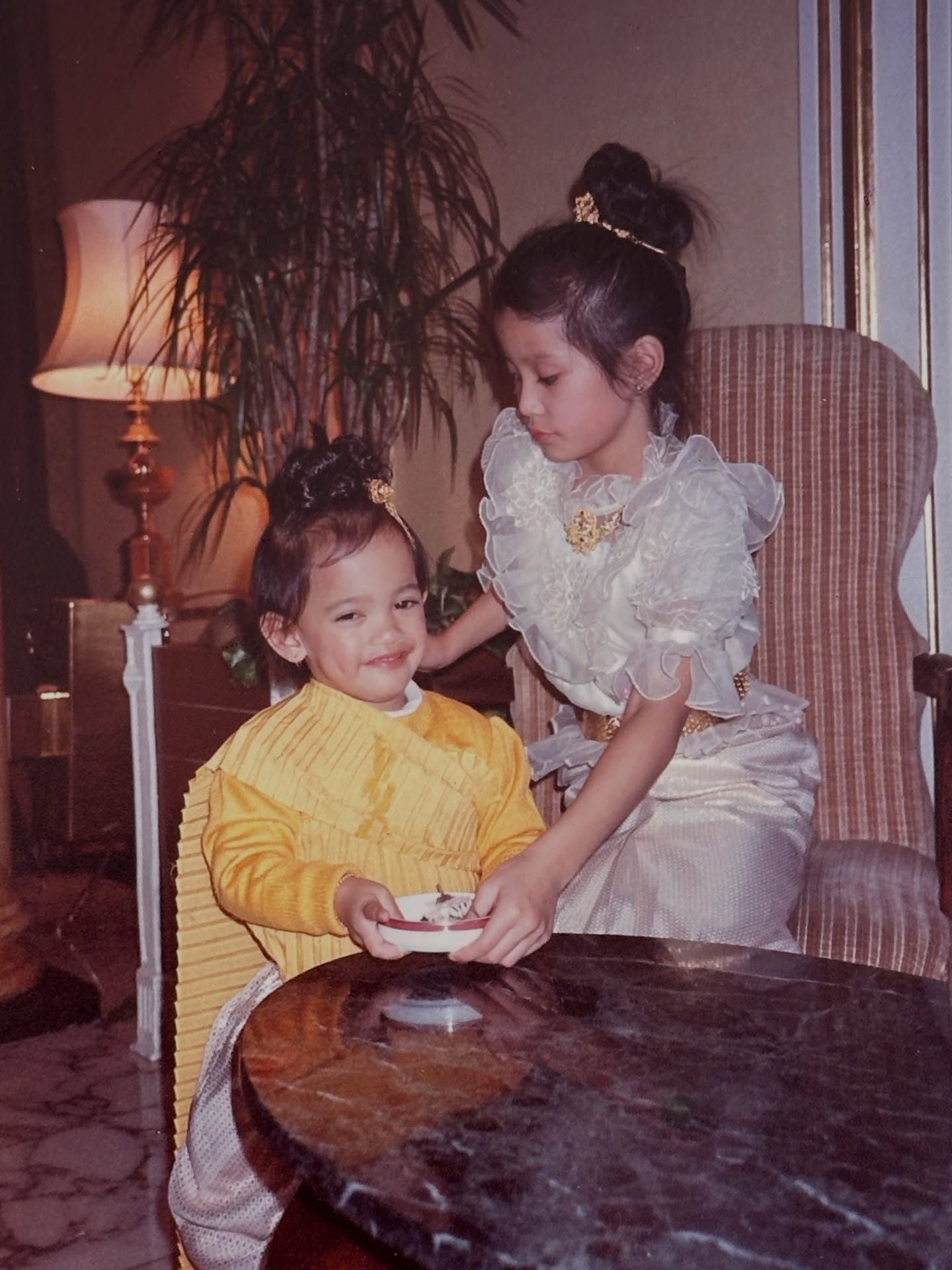 เอมมี่ - มรกต กิตติสาระ