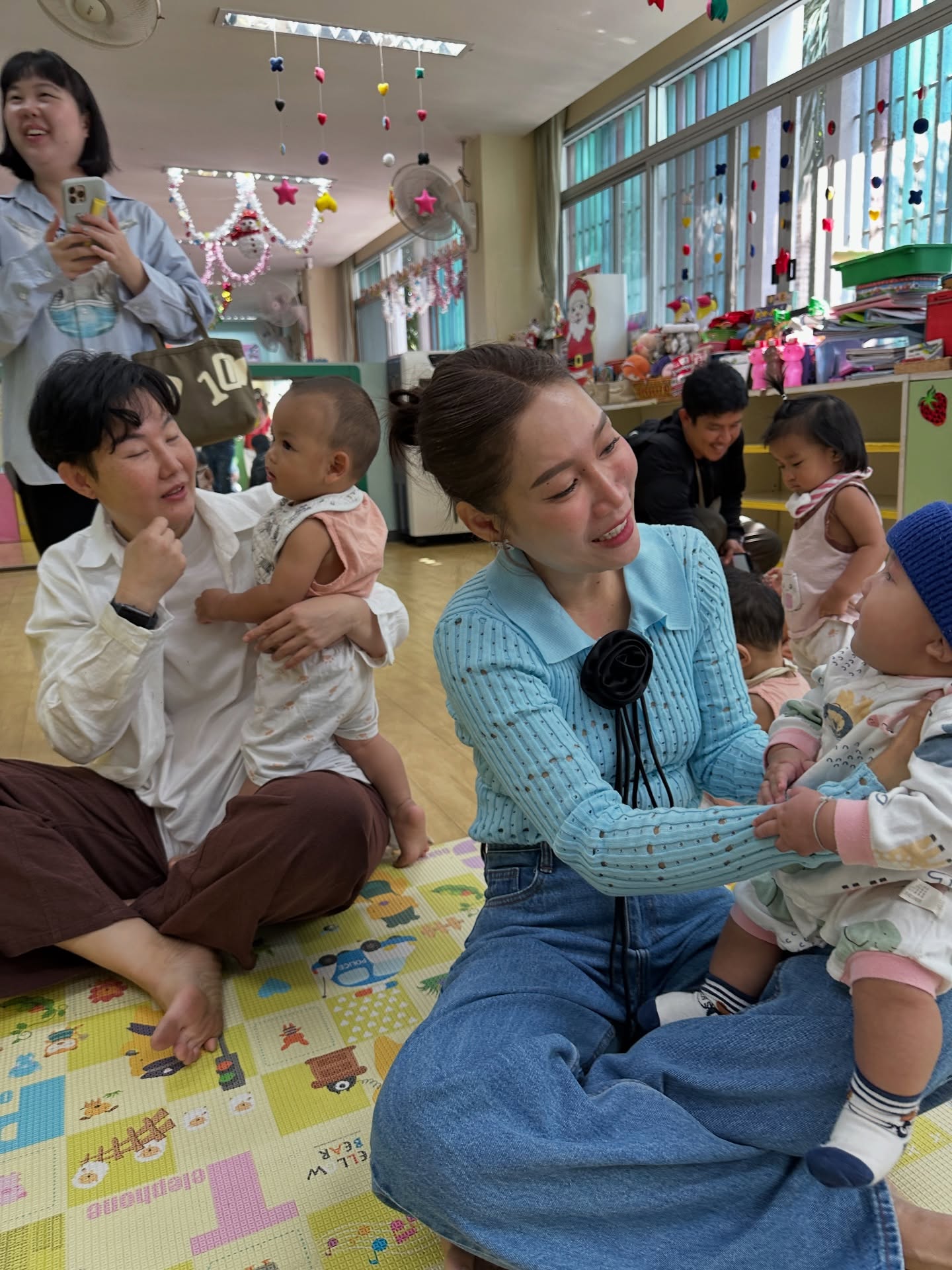 เอมมี่ - มรกต กิตติสาระ