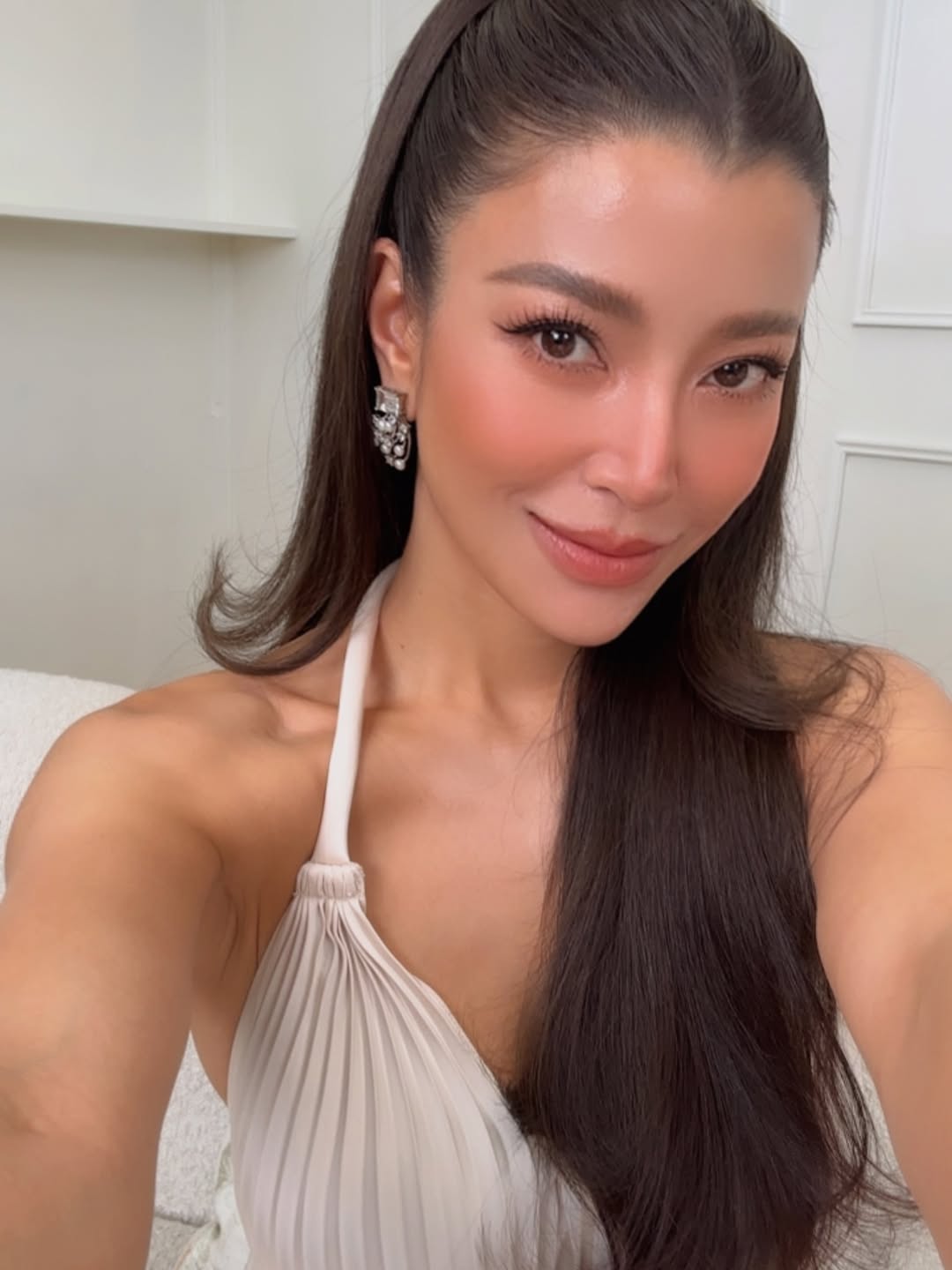 เอมมี่ - มรกต กิตติสาระ