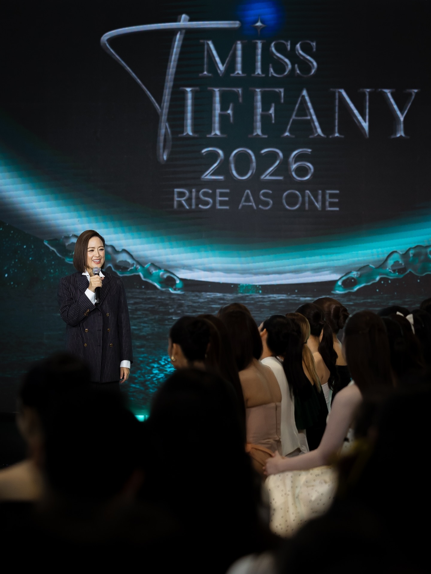 เอมมี่ - มรกต กิตติสาระ