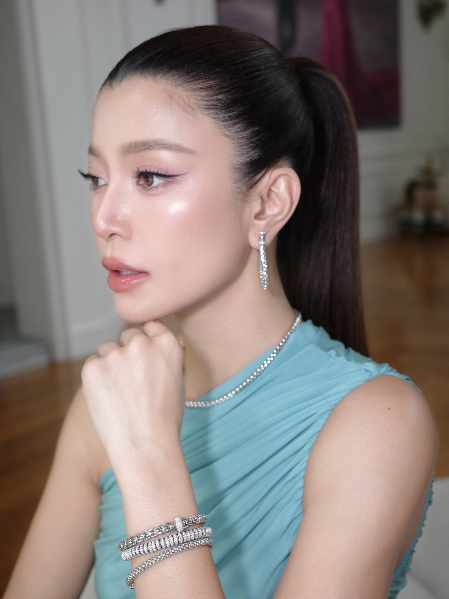 เอมมี่ - มรกต กิตติสาระ